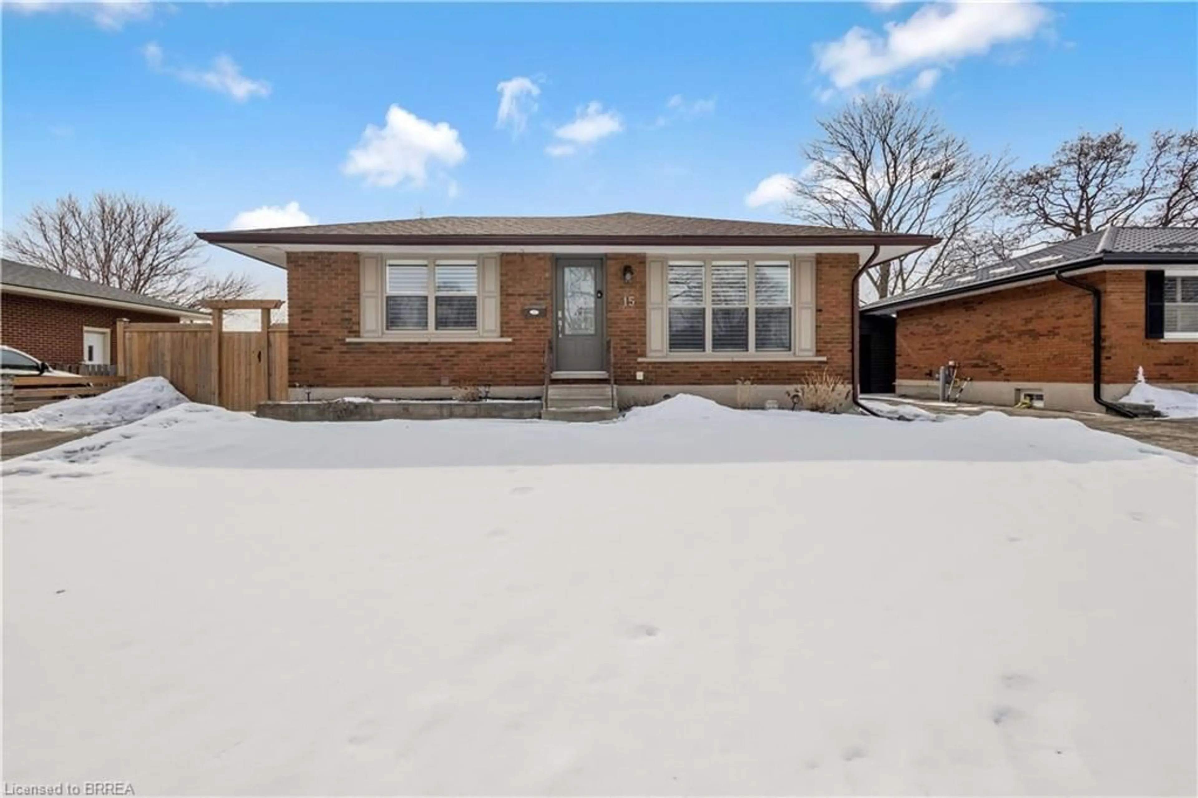 Home with brick exterior material, street for 15 Blueridge Cres, Brantford Ontario N3R 5E6