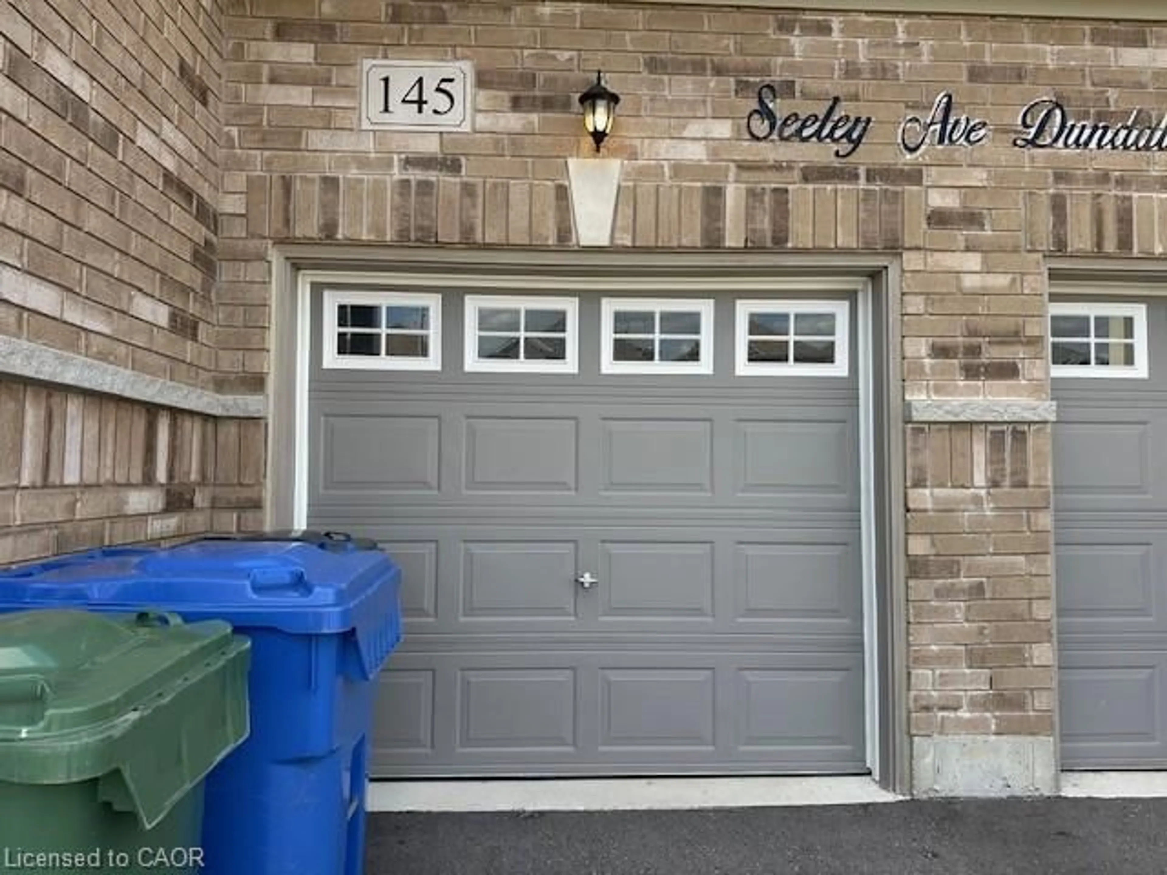 Indoor entryway for 145 Seeley Ave, Dundalk Ontario N0C 1B0