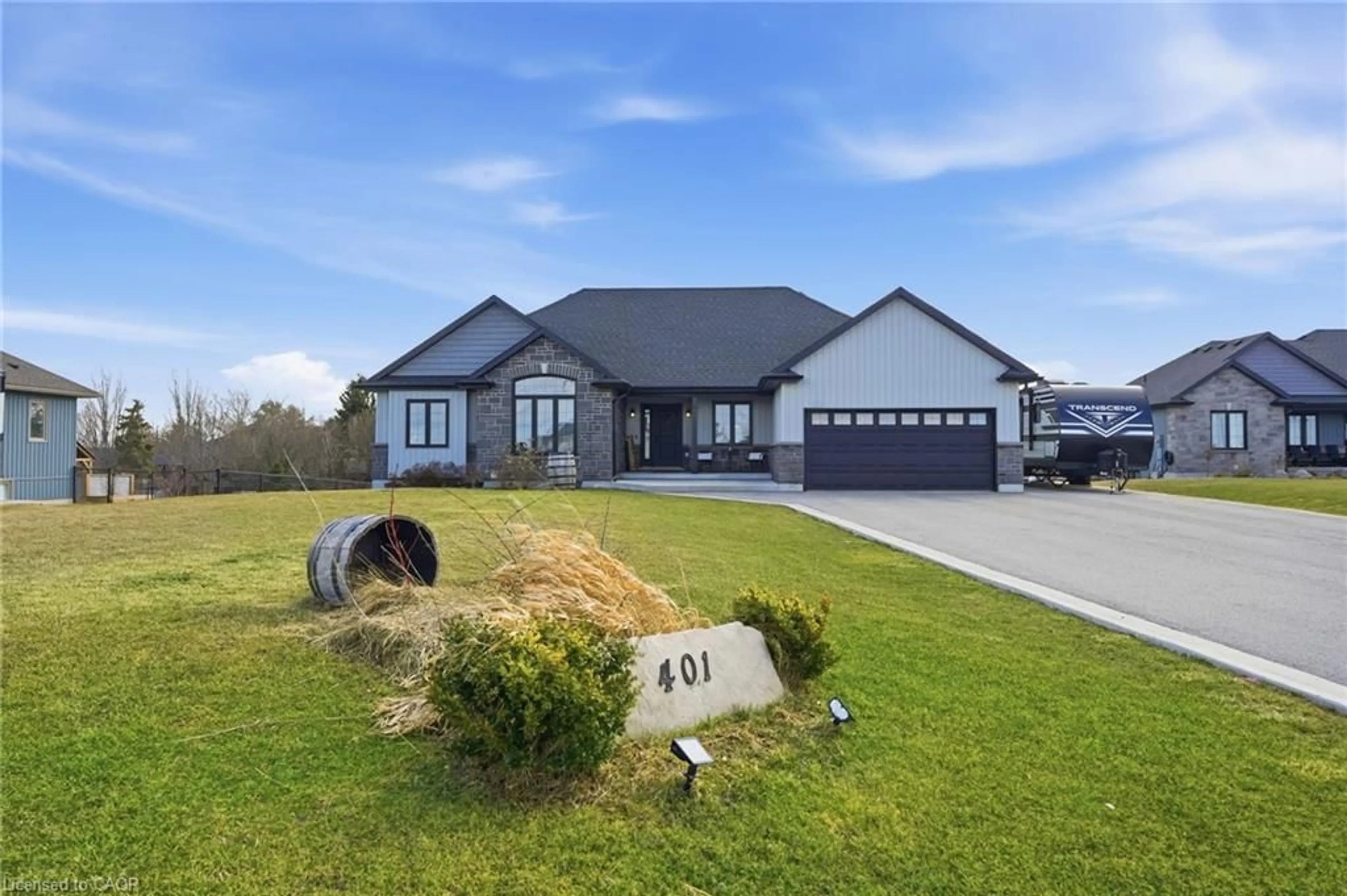 A pic from outside/outdoor area/front of a property/back of a property/a pic from drone, unknown for 401 Lighthouse Dr, Dunnville Ontario N1A 2W6