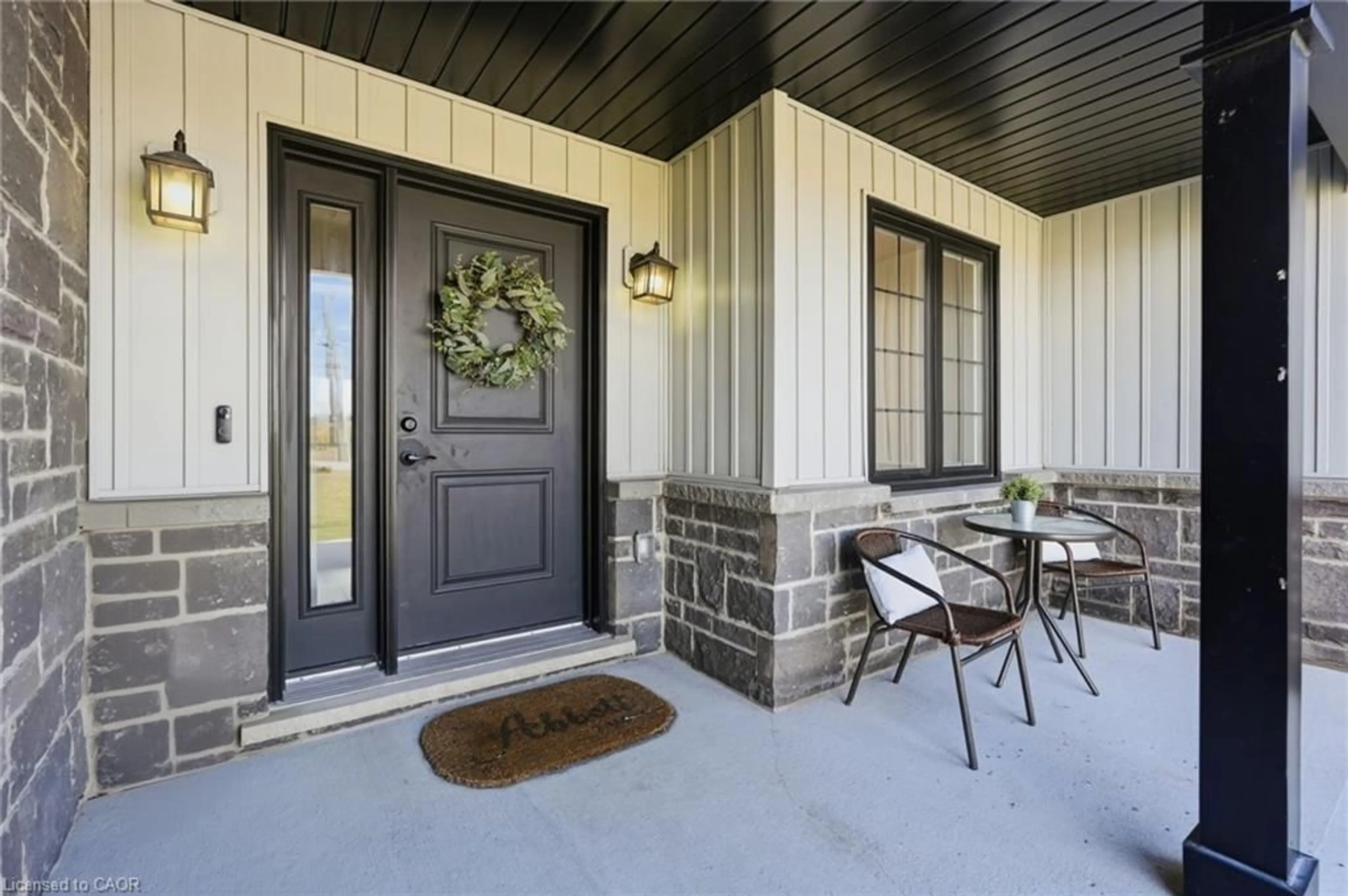 Indoor entryway for 401 Lighthouse Dr, Dunnville Ontario N1A 2W6