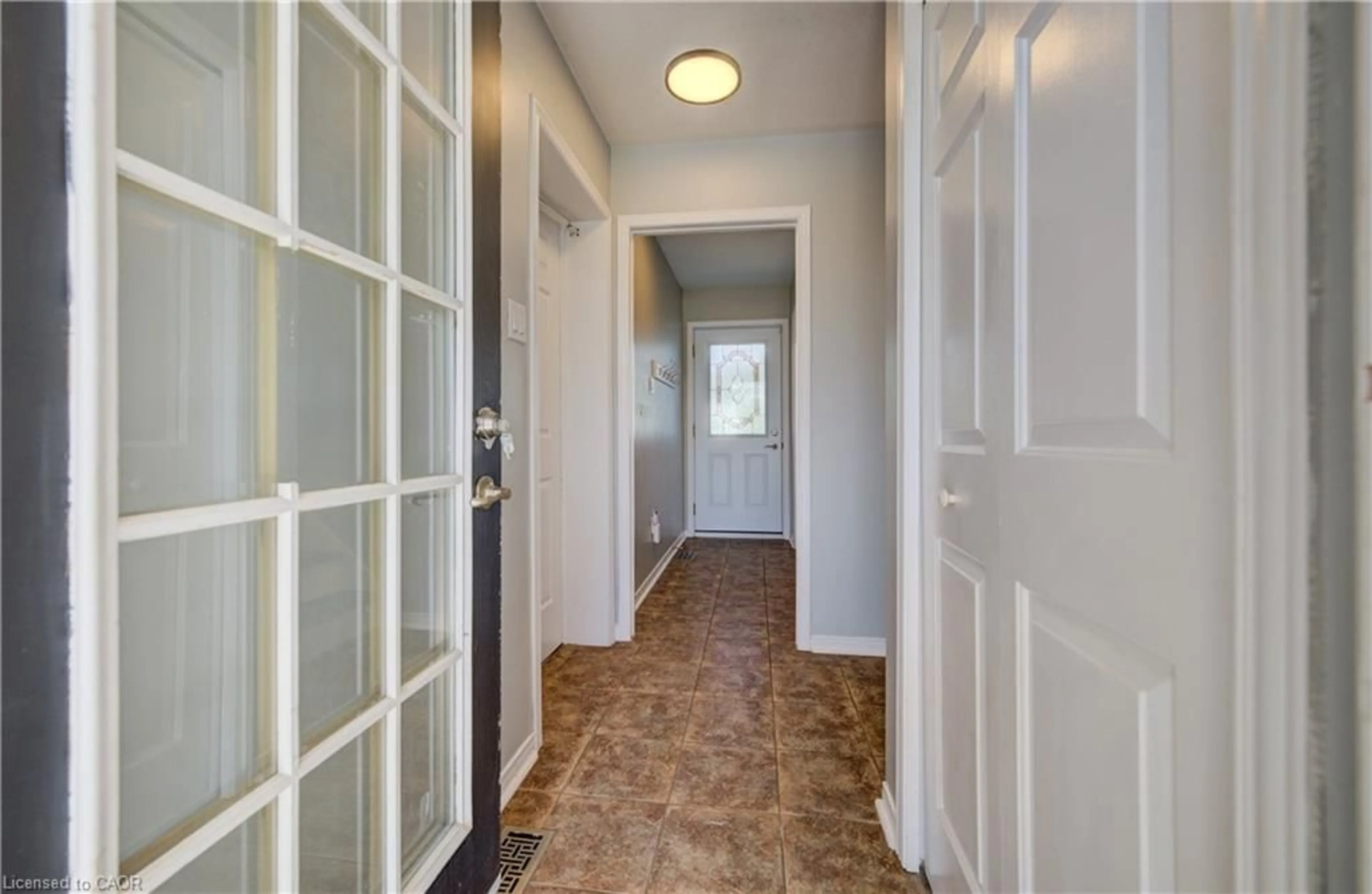 Indoor entryway for 103 Melissa Cres, Mount Forest Ontario N0G 2L3