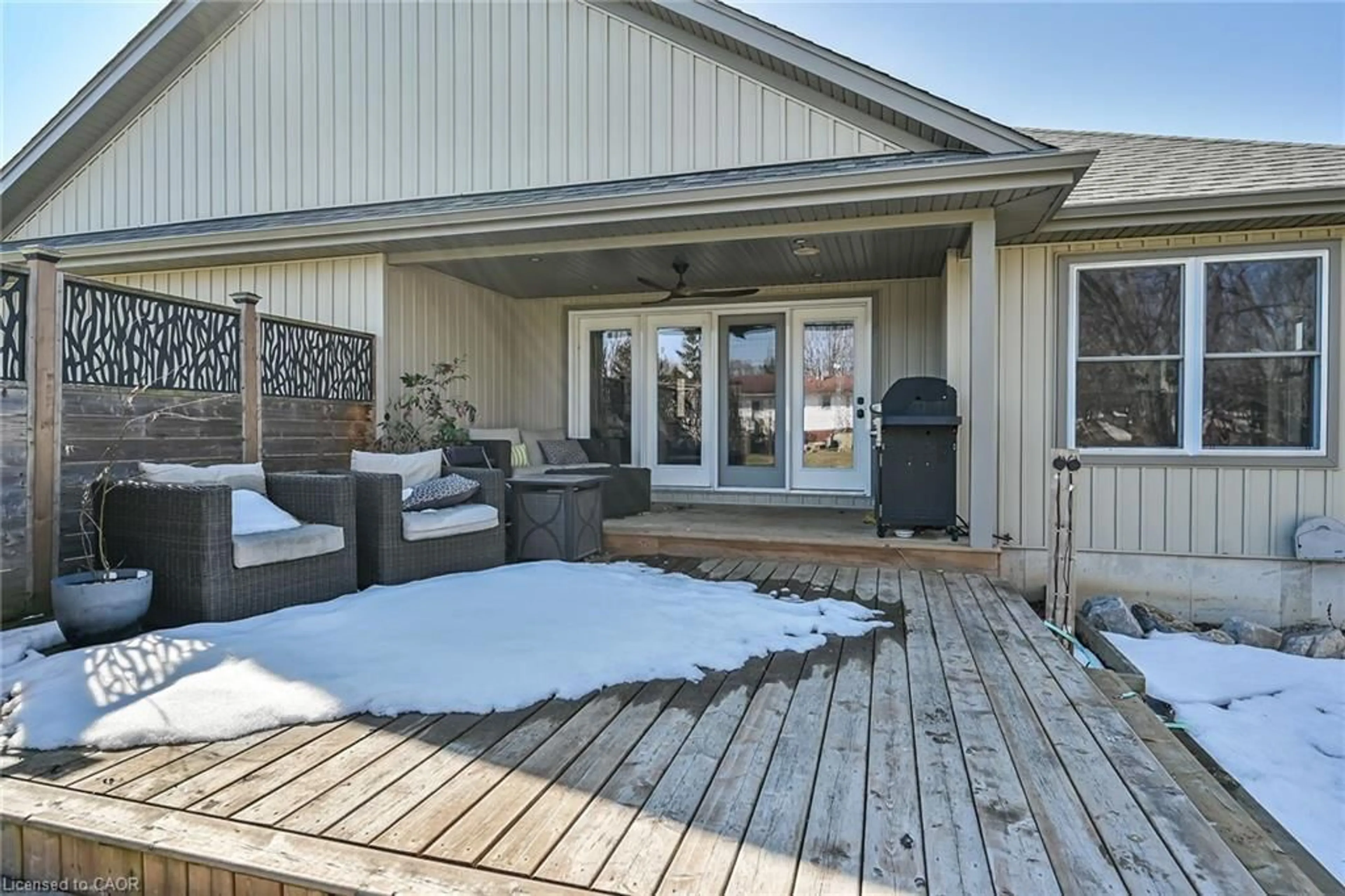 Patio, water/lake/river/ocean view for 3 Walnut St, Hagersville Ontario N0A 1H0