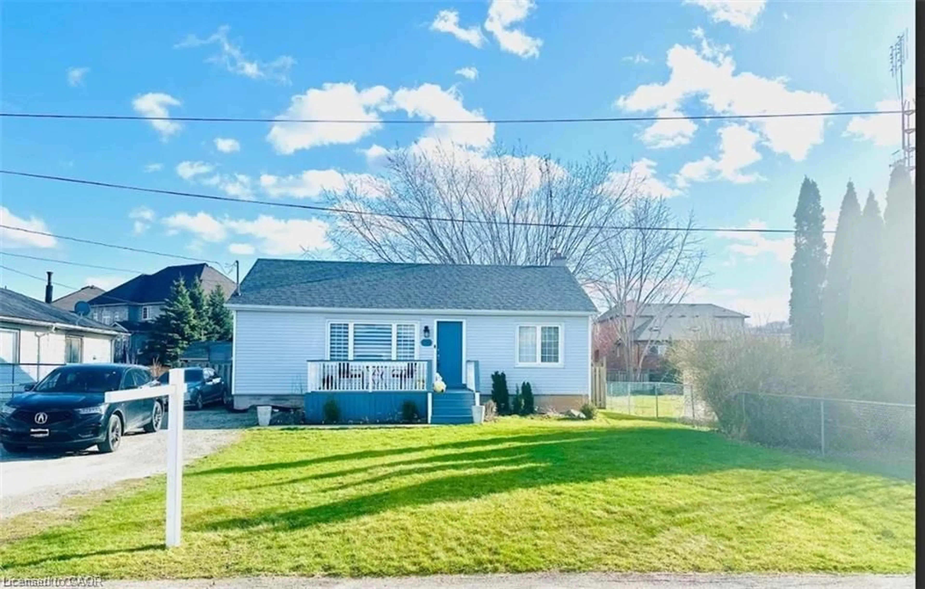 Home with vinyl exterior material, street for 1300 Barton St, Stoney Creek Ontario L8E 5L4