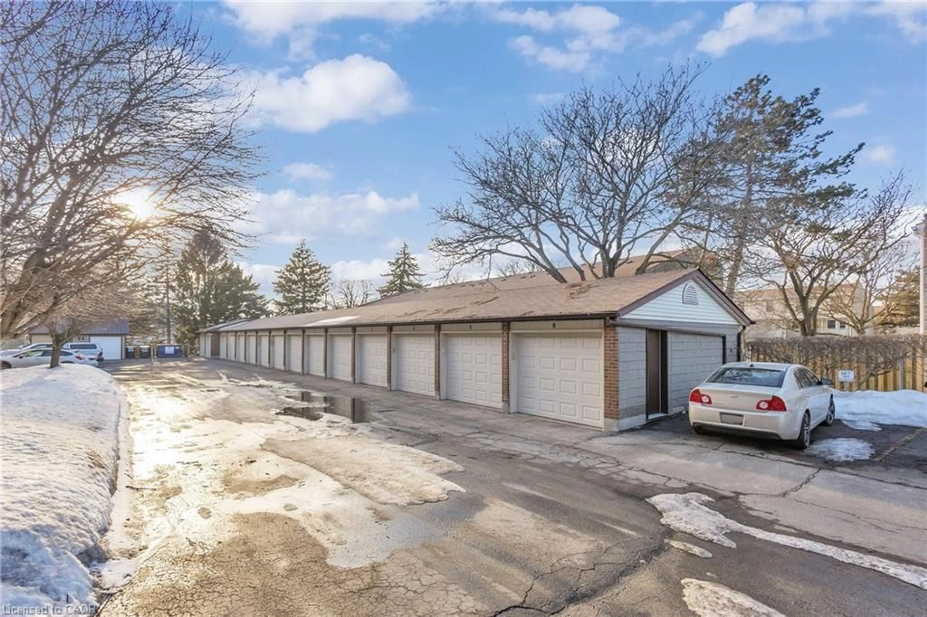 Indoor garage for 67 Breckenridge Dr #202, Kitchener Ontario N2B 3R8