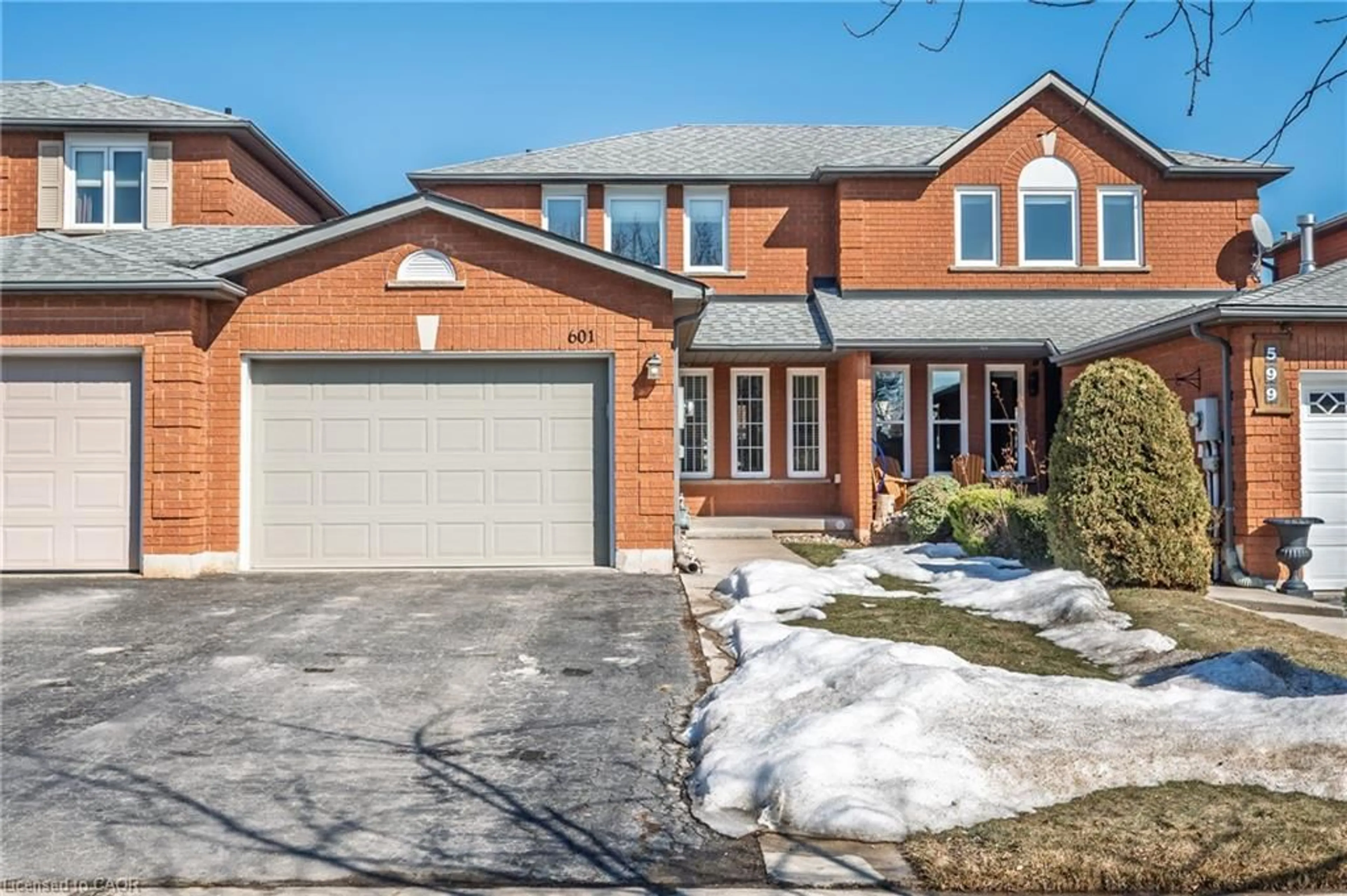 Home with brick exterior material, street for 601 Amelia Cres, Burlington Ontario L7L 6E4