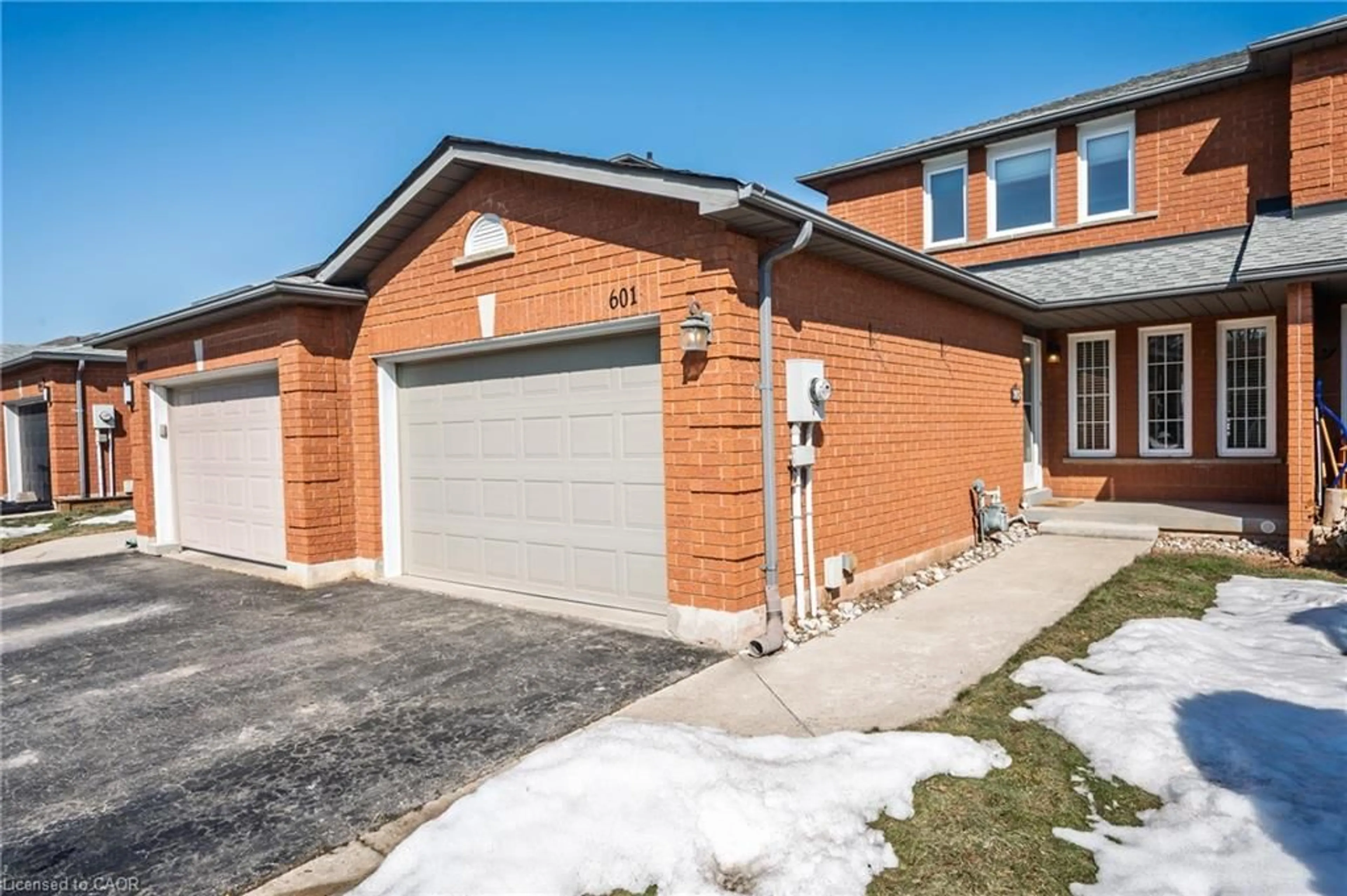 Home with brick exterior material, street for 601 Amelia Cres, Burlington Ontario L7L 6E4
