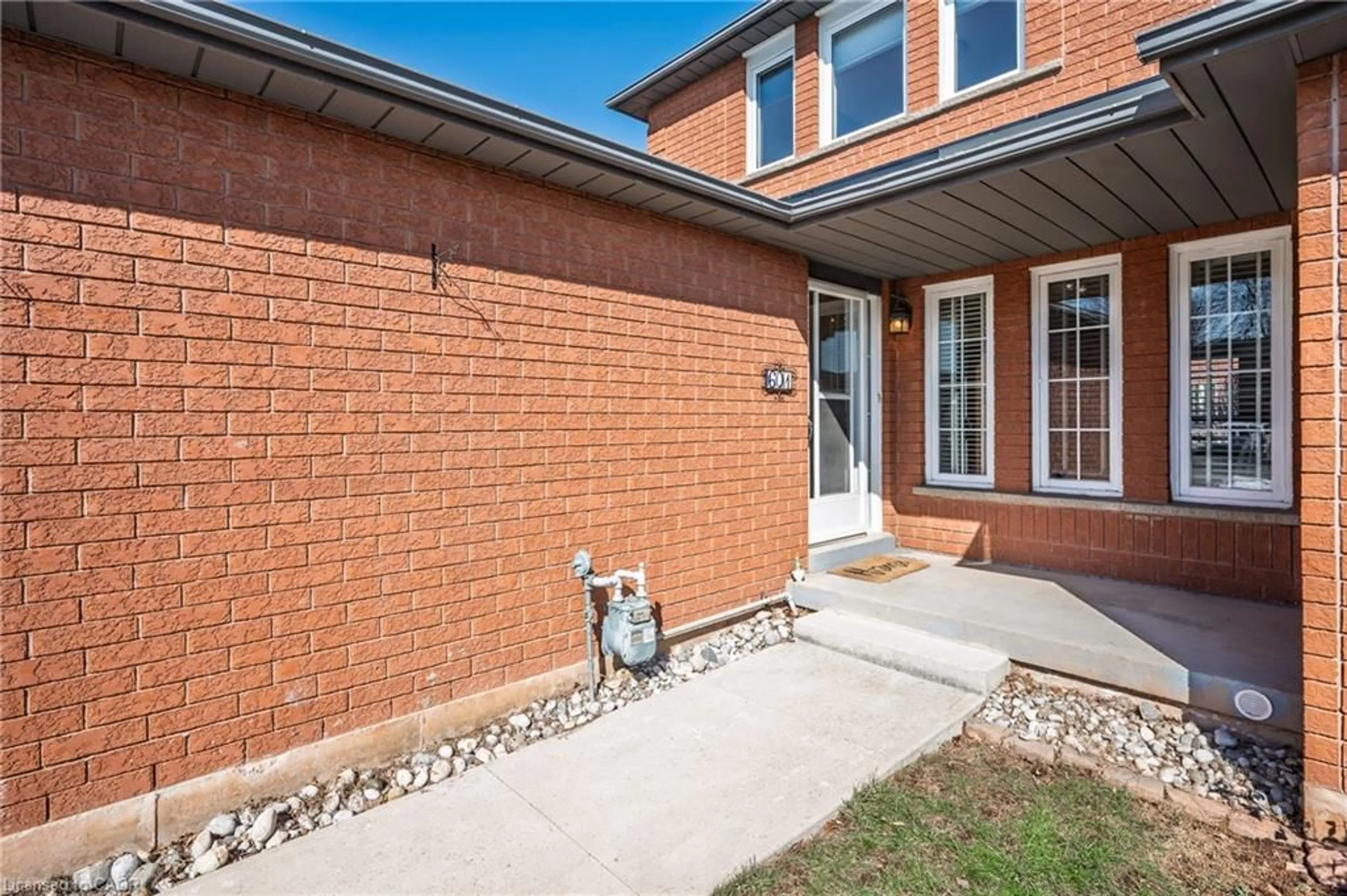 Home with brick exterior material, street for 601 Amelia Cres, Burlington Ontario L7L 6E4