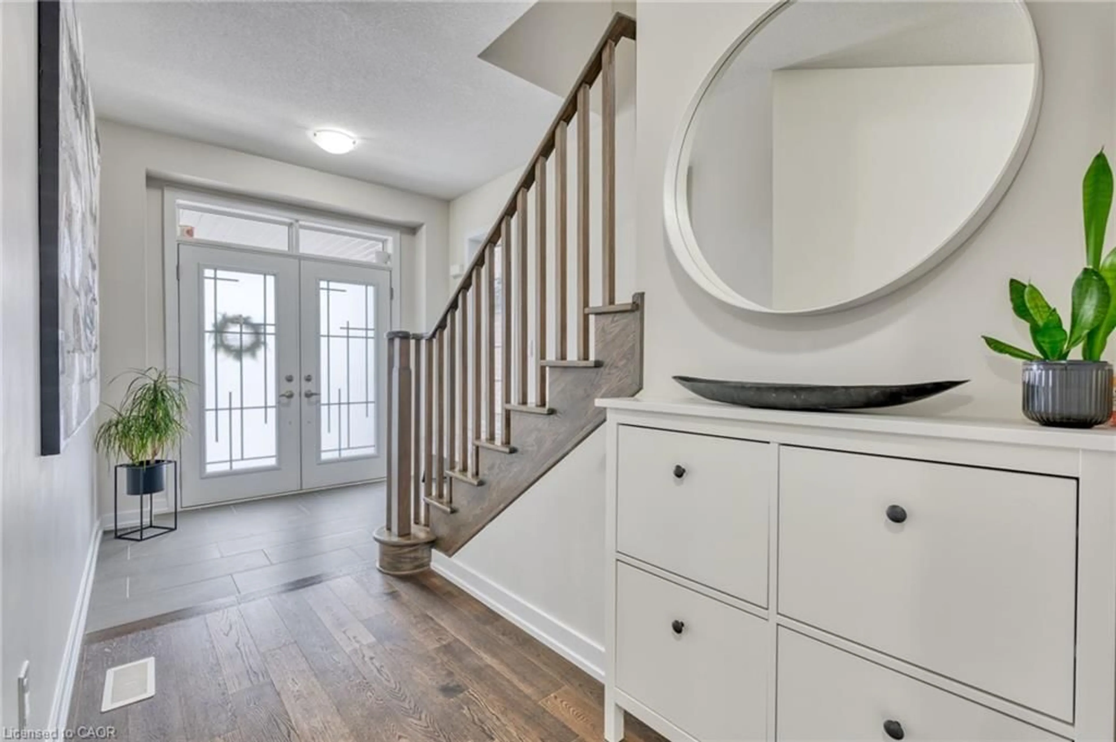 Indoor entryway for 47 Sundin Dr, Haldimand County Ontario N3W 0H3