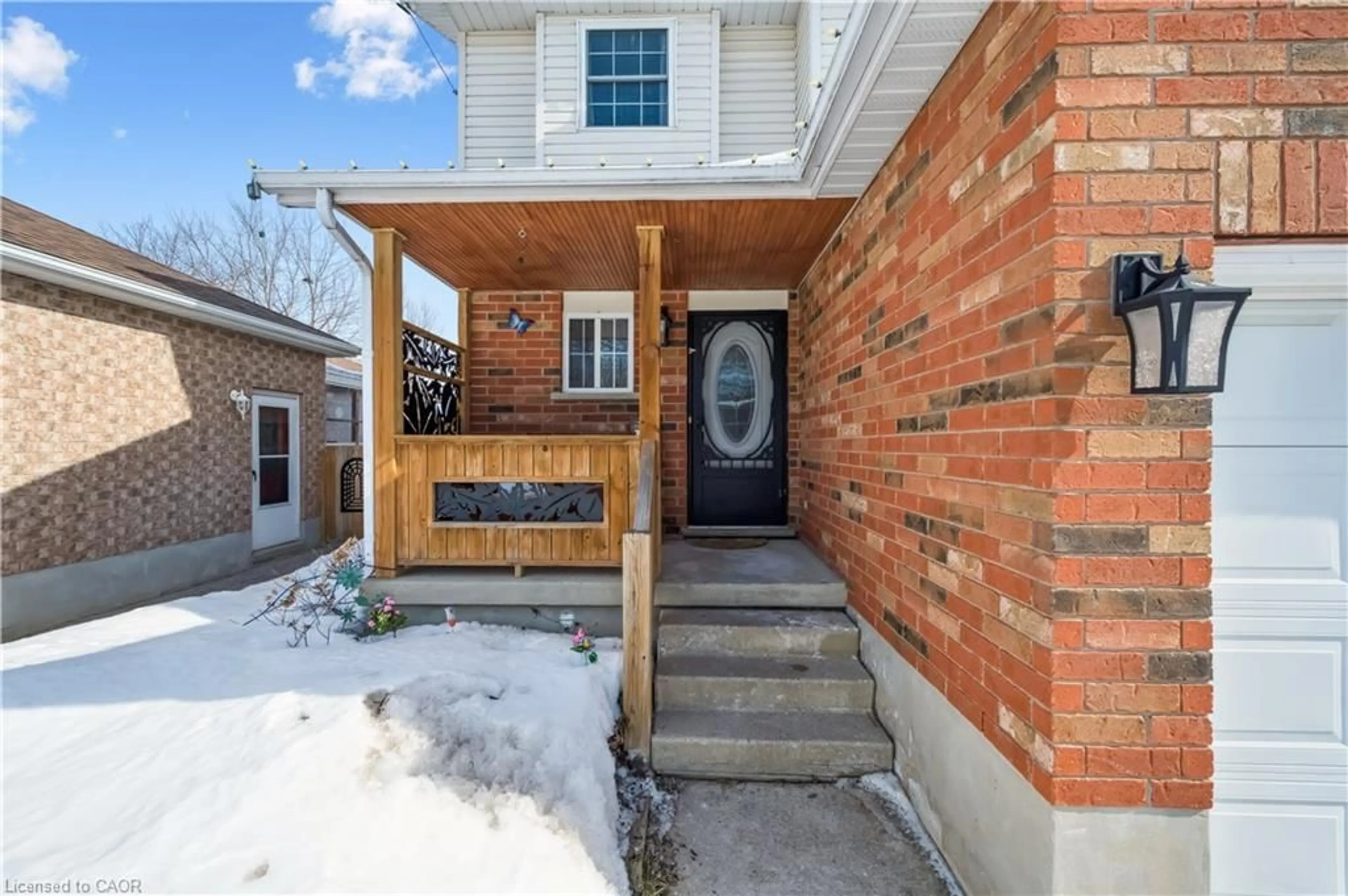 Unknown for 758 Victoria Terr, Fergus Ontario N1M 3E7