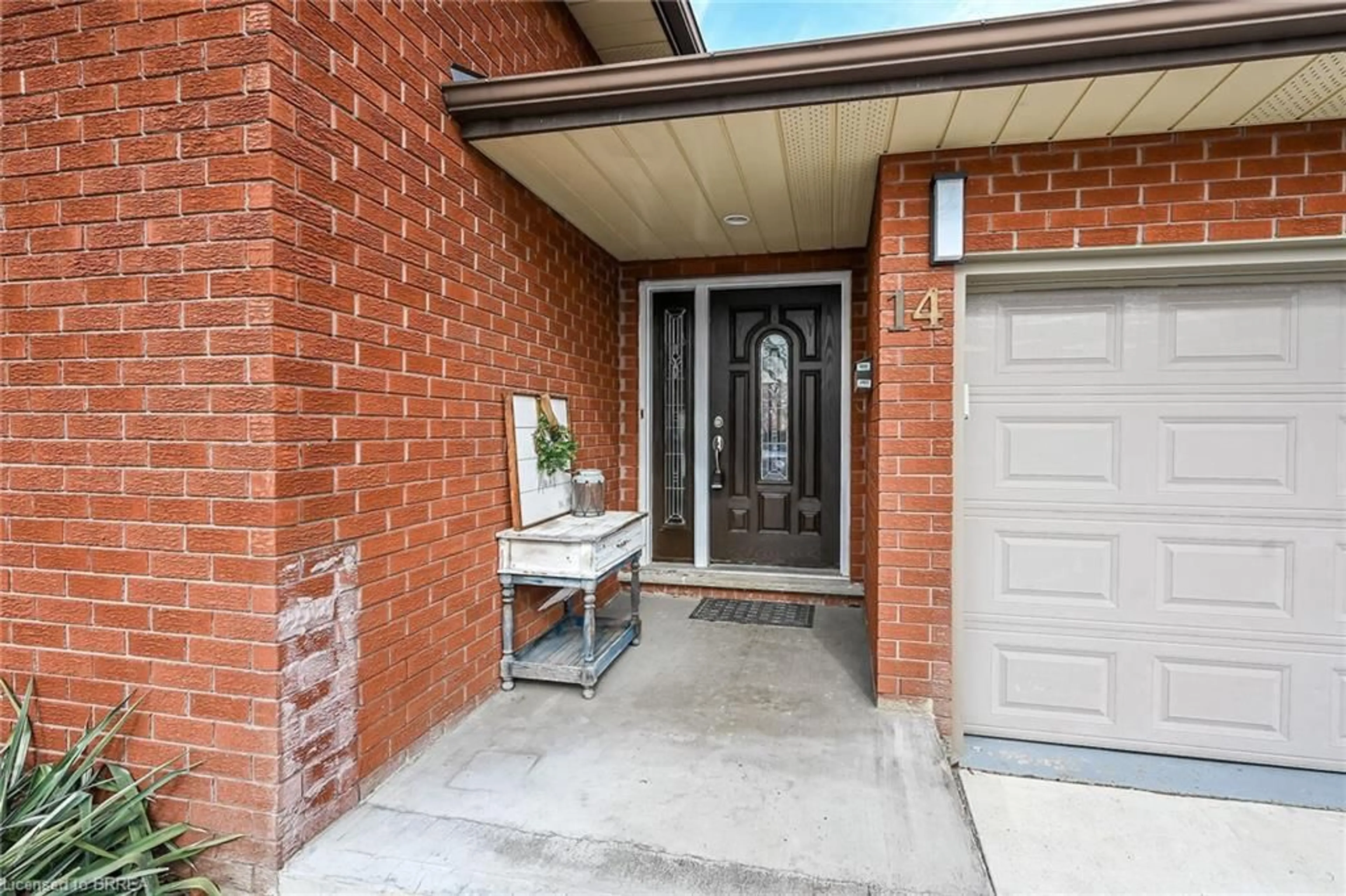 Unknown for 14 Max Webster Rd, Brantford Ontario N3P 1H7