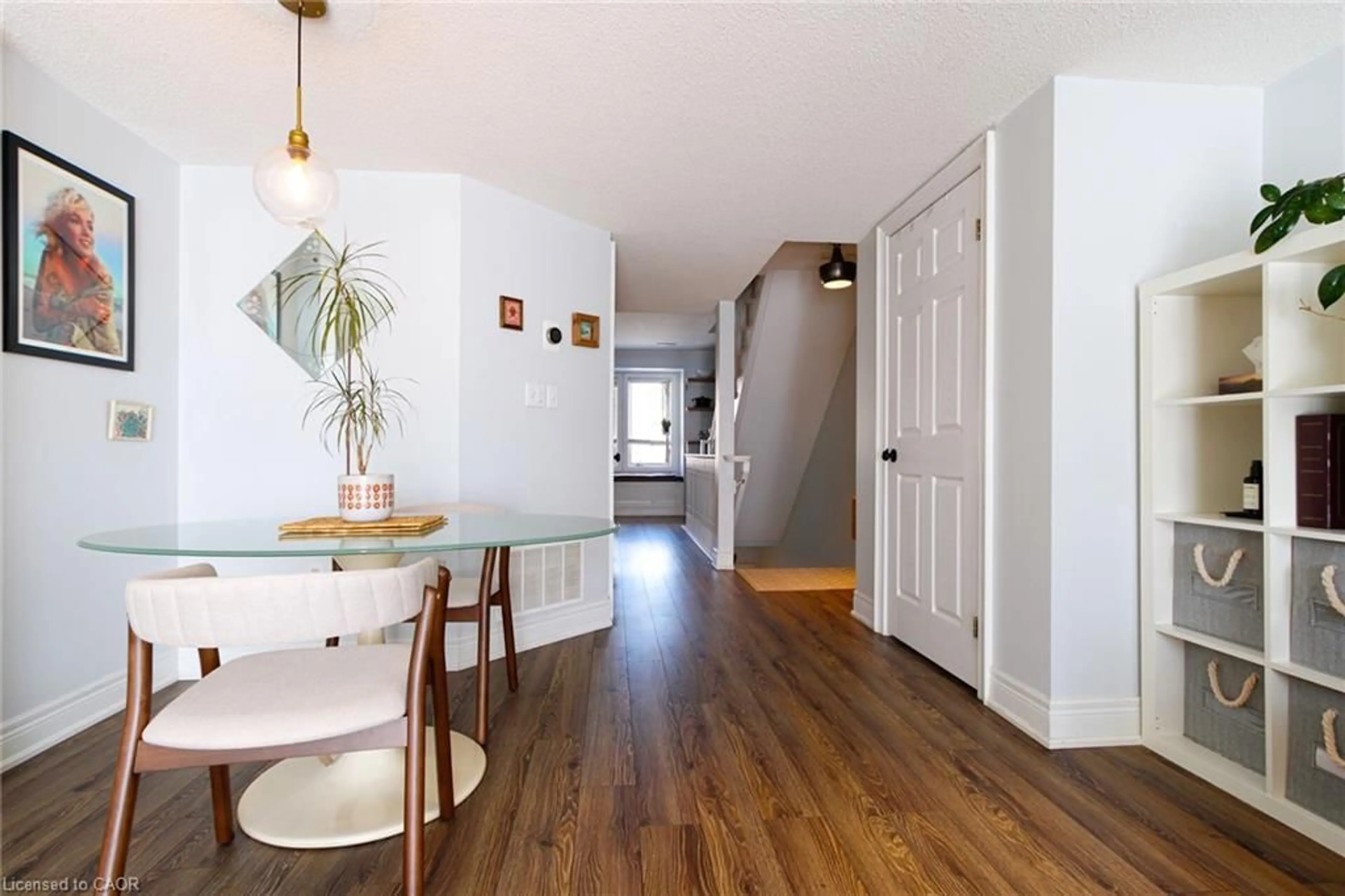 Indoor entryway for 4045 Upper Middle Rd #12, Burlington Ontario L7M 4S8