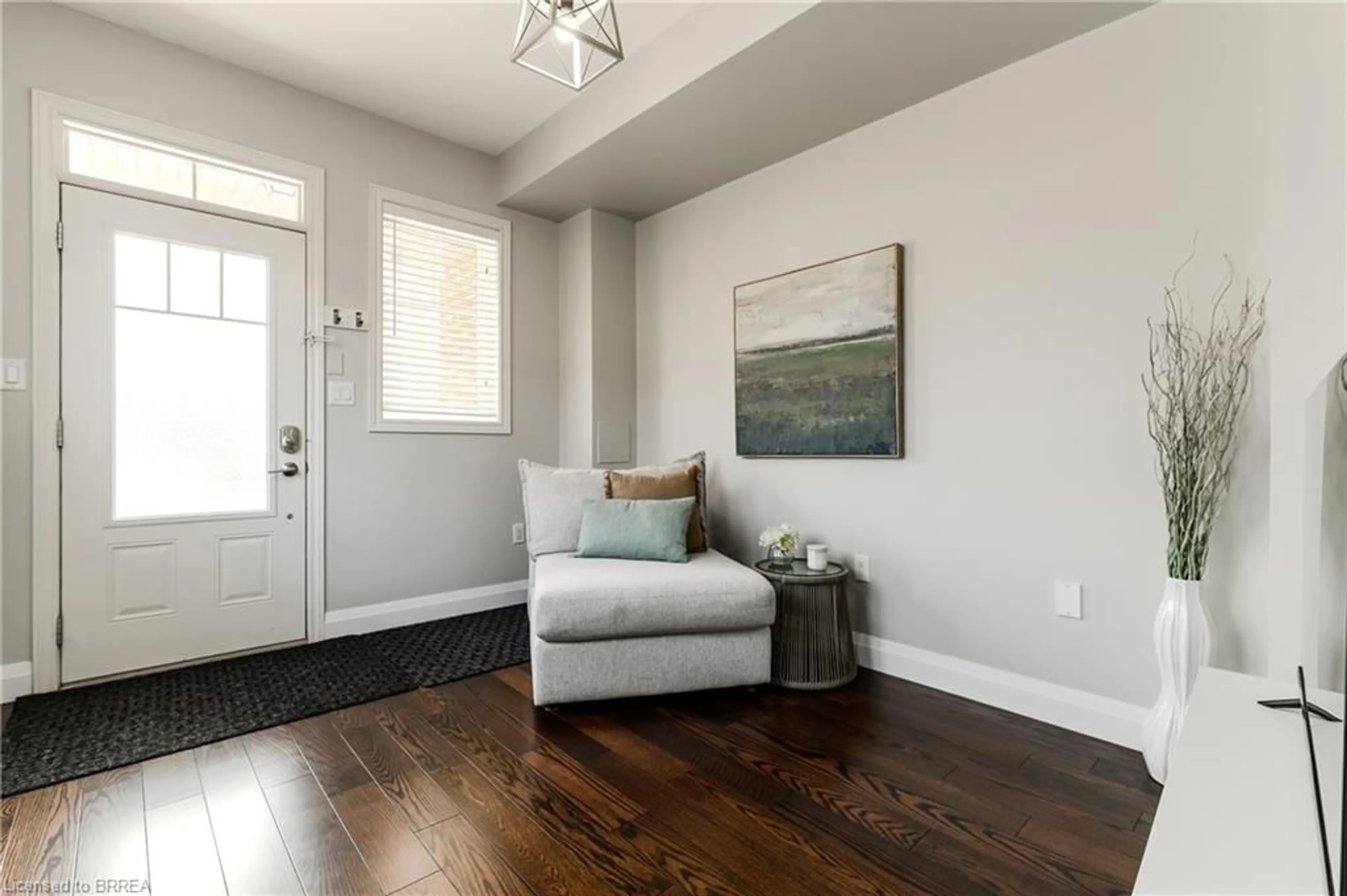 Indoor entryway for 310 Fall Fair Way #34, Binbrook Ontario L0R 1C0