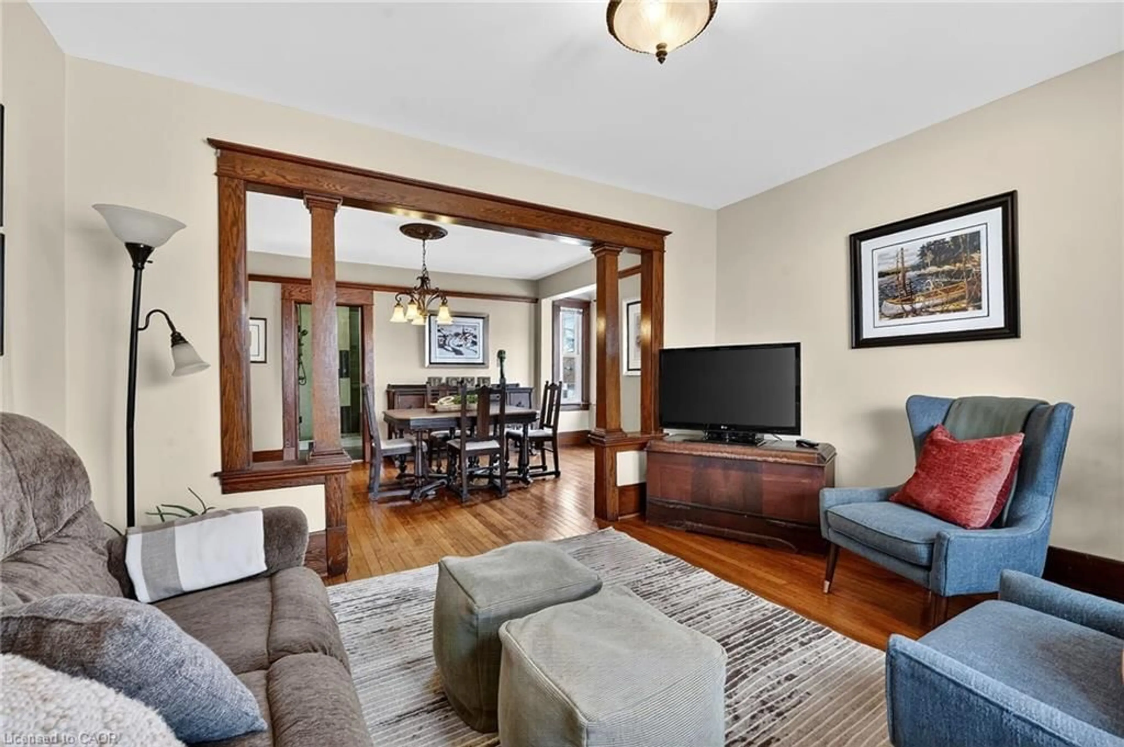 Living room with furniture, unknown for 3952 Victoria Ave, Vineland Ontario L0R 2C0