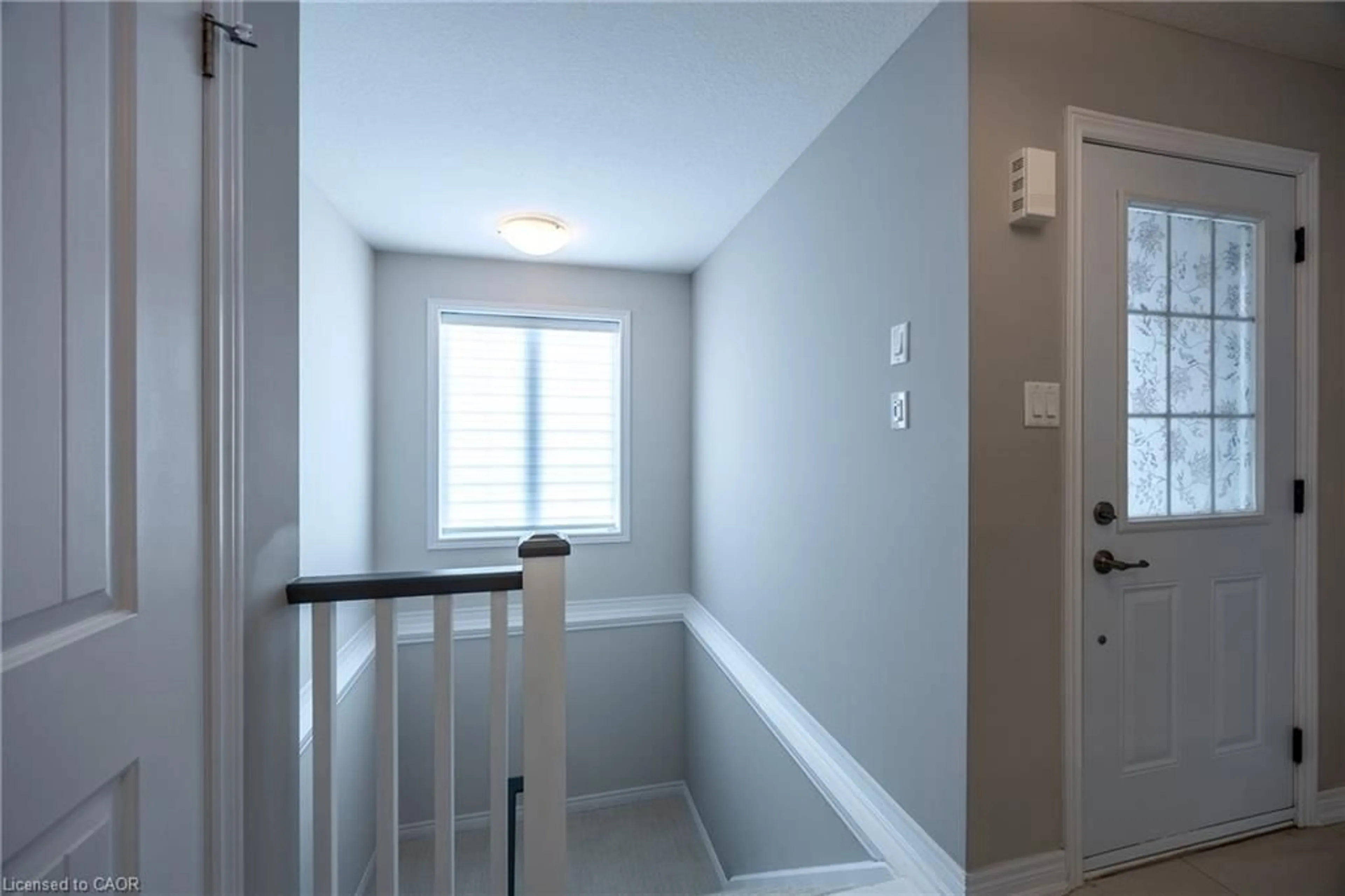 Indoor entryway for 103 Schooner Dr, Port Dover Ontario N0A 1N3