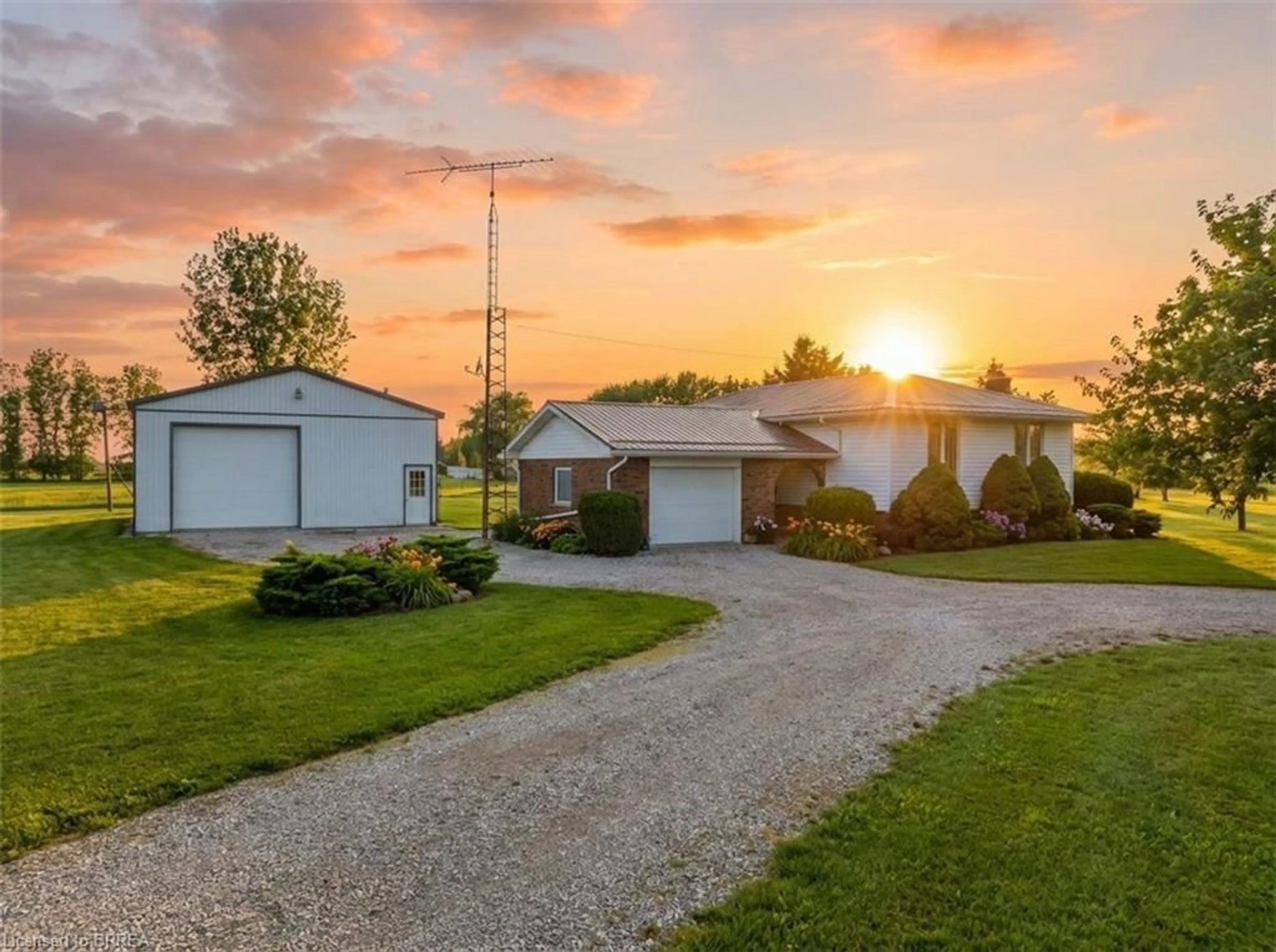 A pic from outside/outdoor area/front of a property/back of a property/a pic from drone, street for 1805 County Line 74, Waterford Ontario N0E 1Y0