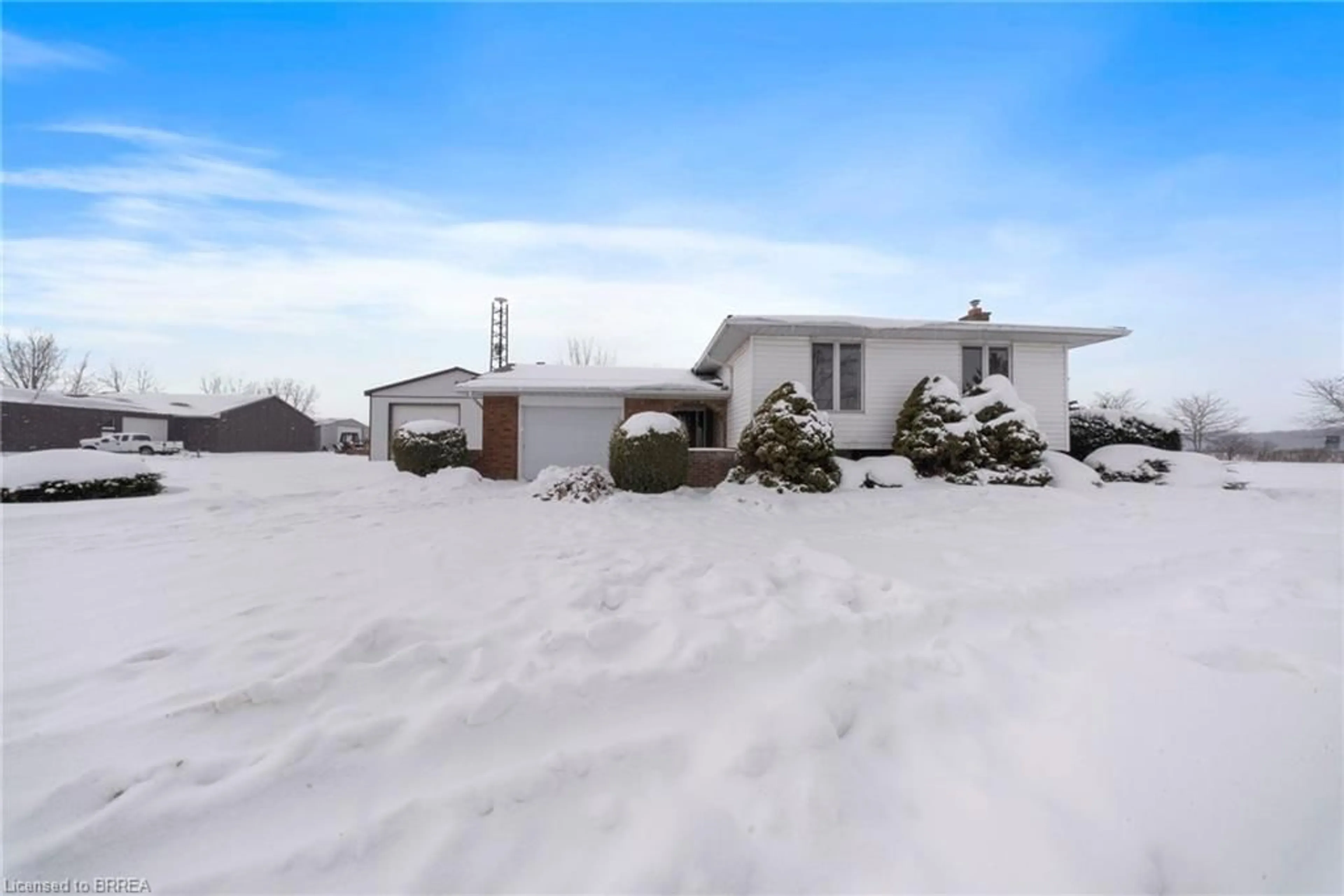 A pic from outside/outdoor area/front of a property/back of a property/a pic from drone, street for 1805 County Line 74, Waterford Ontario N0E 1Y0