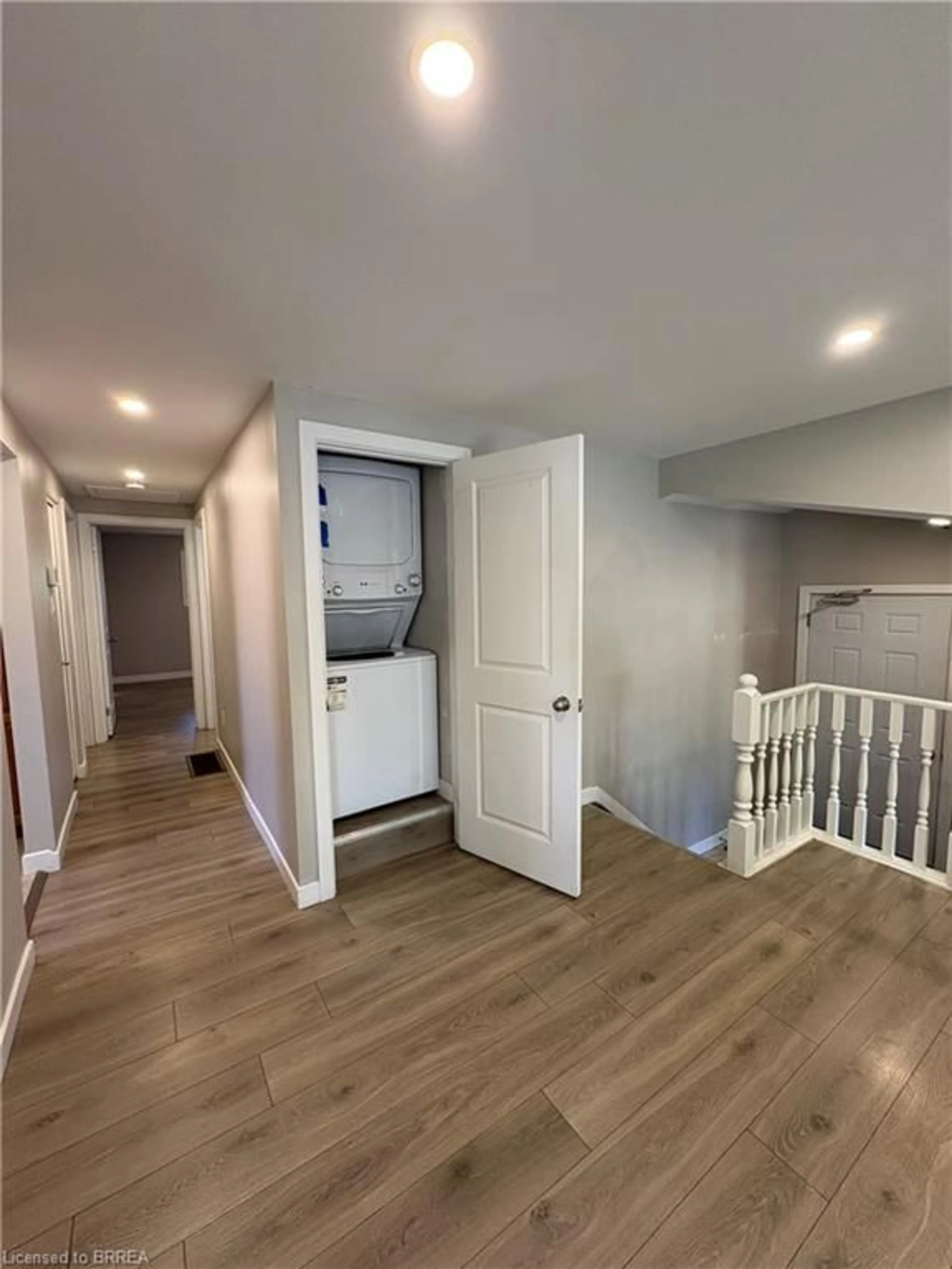 Laundry room for 11 Nashua Dr, Brantford Ontario N3P 1L1