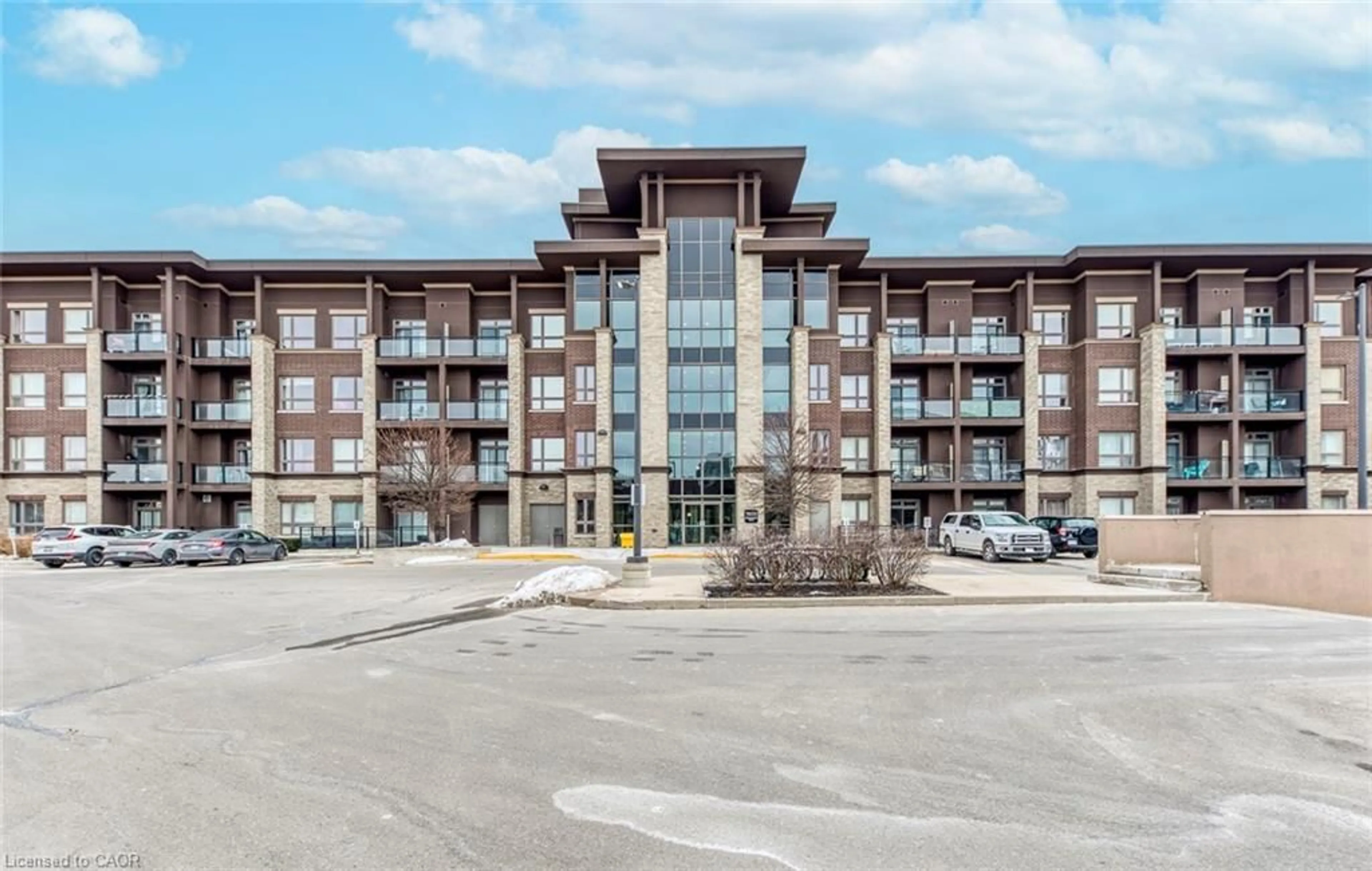 Indoor foyer for 5010 Corporate Dr #114, Burlington Ontario L7L 0H6