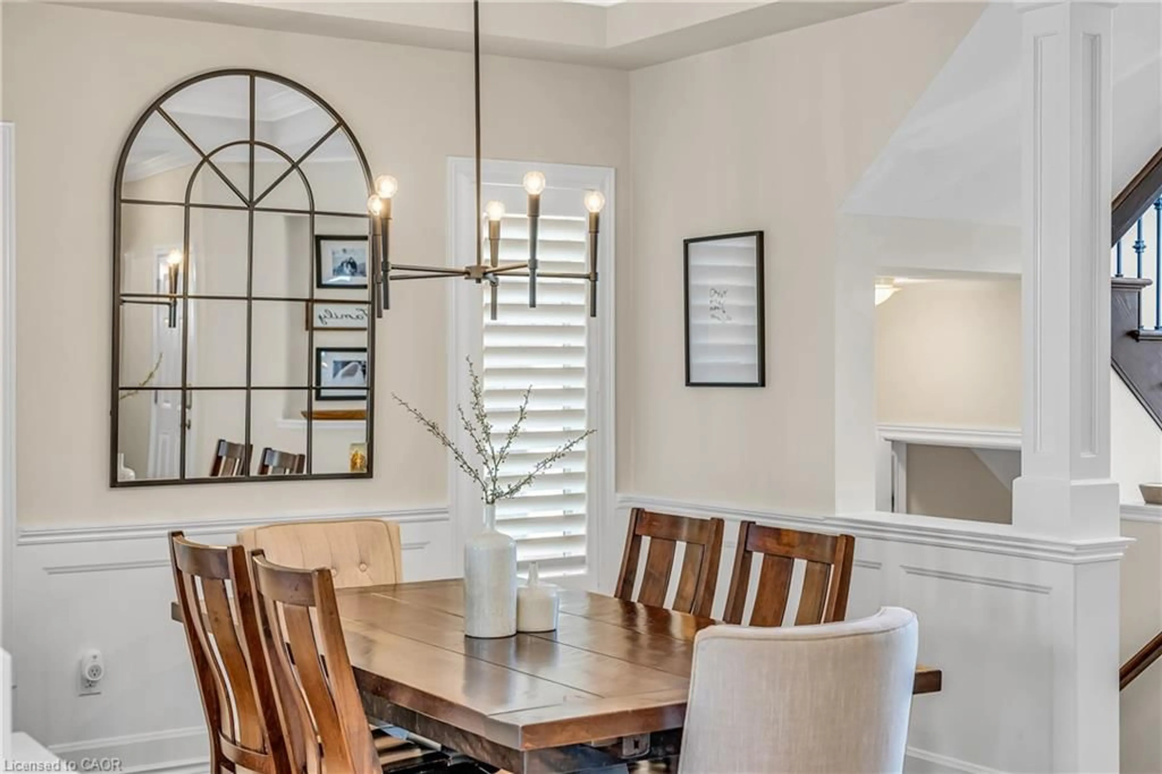 Dining room, ceramic/tile floor for 28 Michelangelo Lane, Hamilton Ontario L9B 0C2