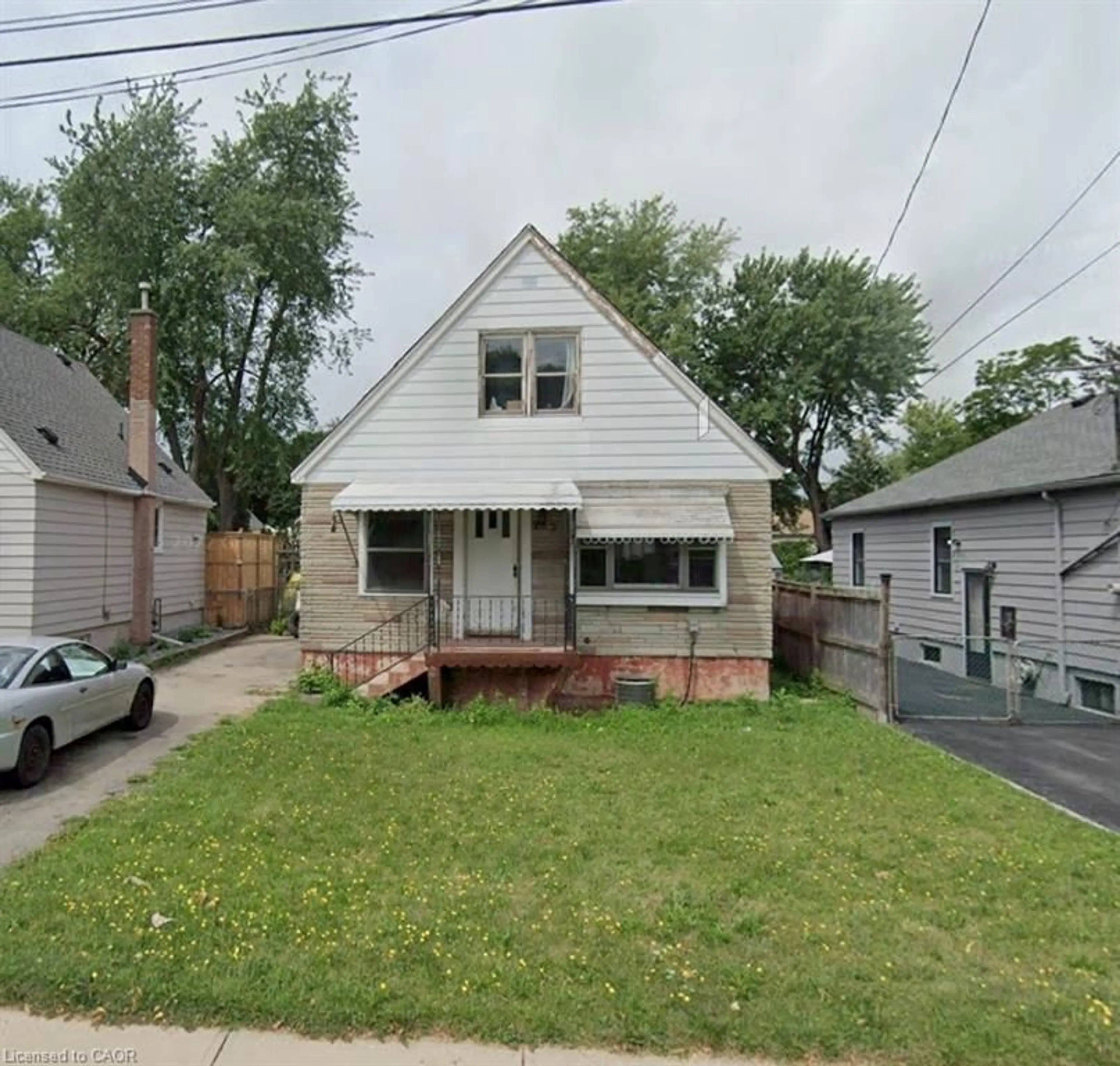 Unknown for 262 East 27th St, Hamilton Ontario L8V 3G6