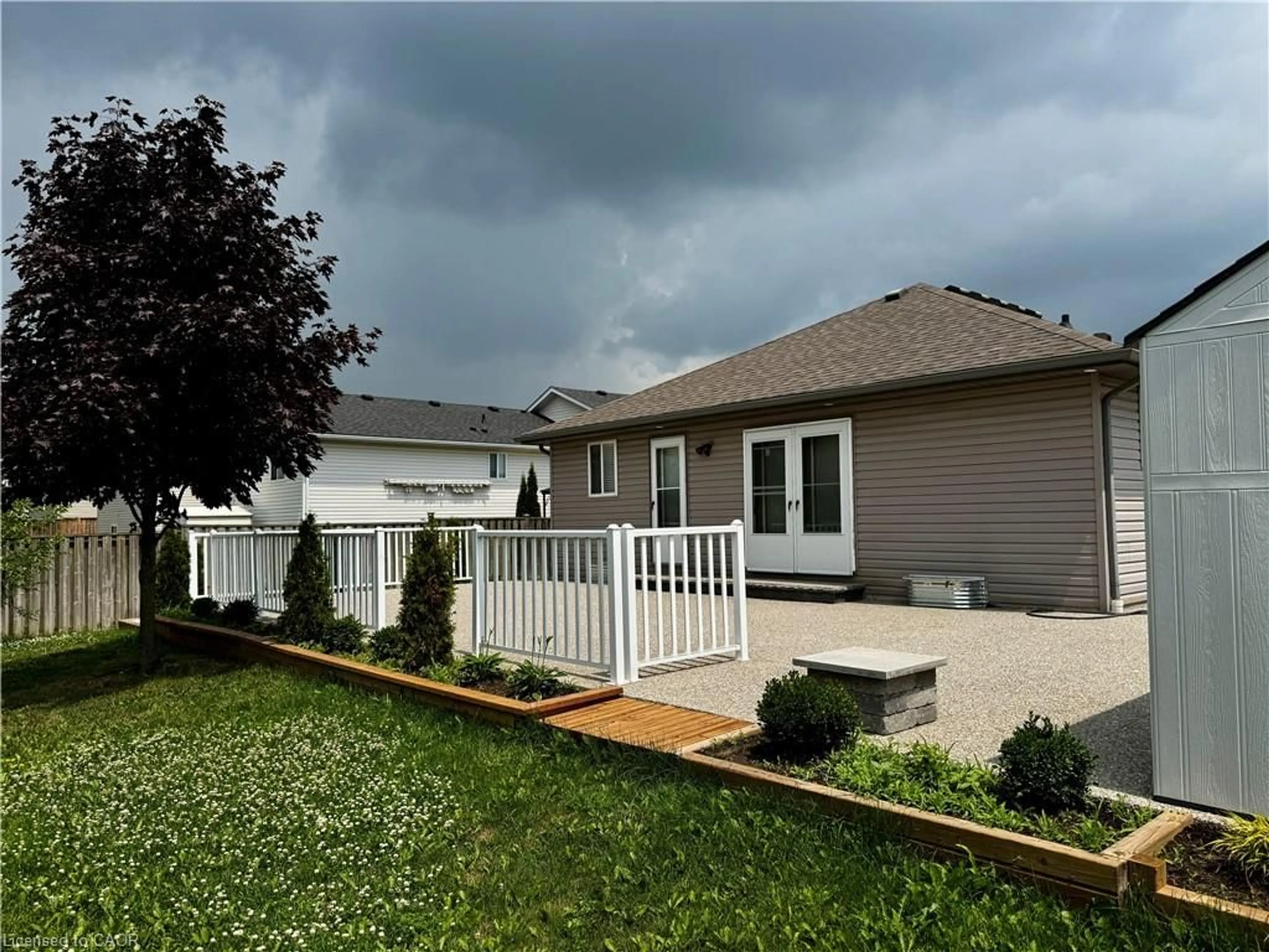 Home with vinyl exterior material, street for 29 Mapleview Dr, Hagersville Ontario N0A 1H0