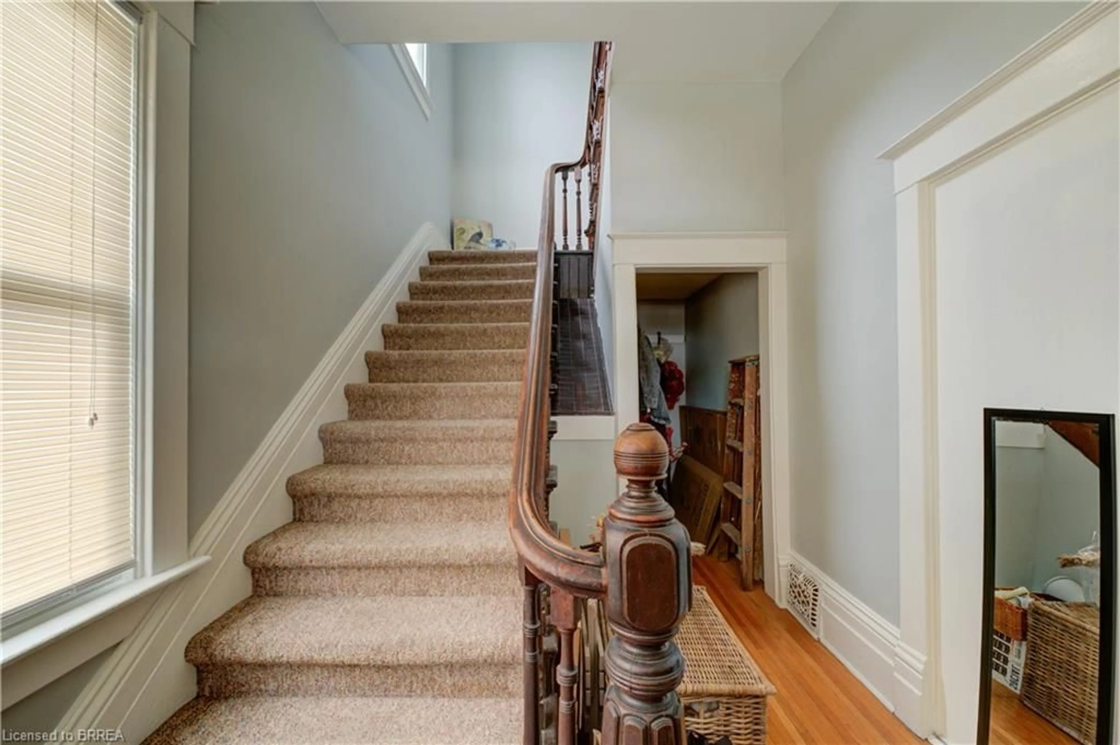 Stairs for 23 Lyons Ave, Brantford Ontario N3R 4P8