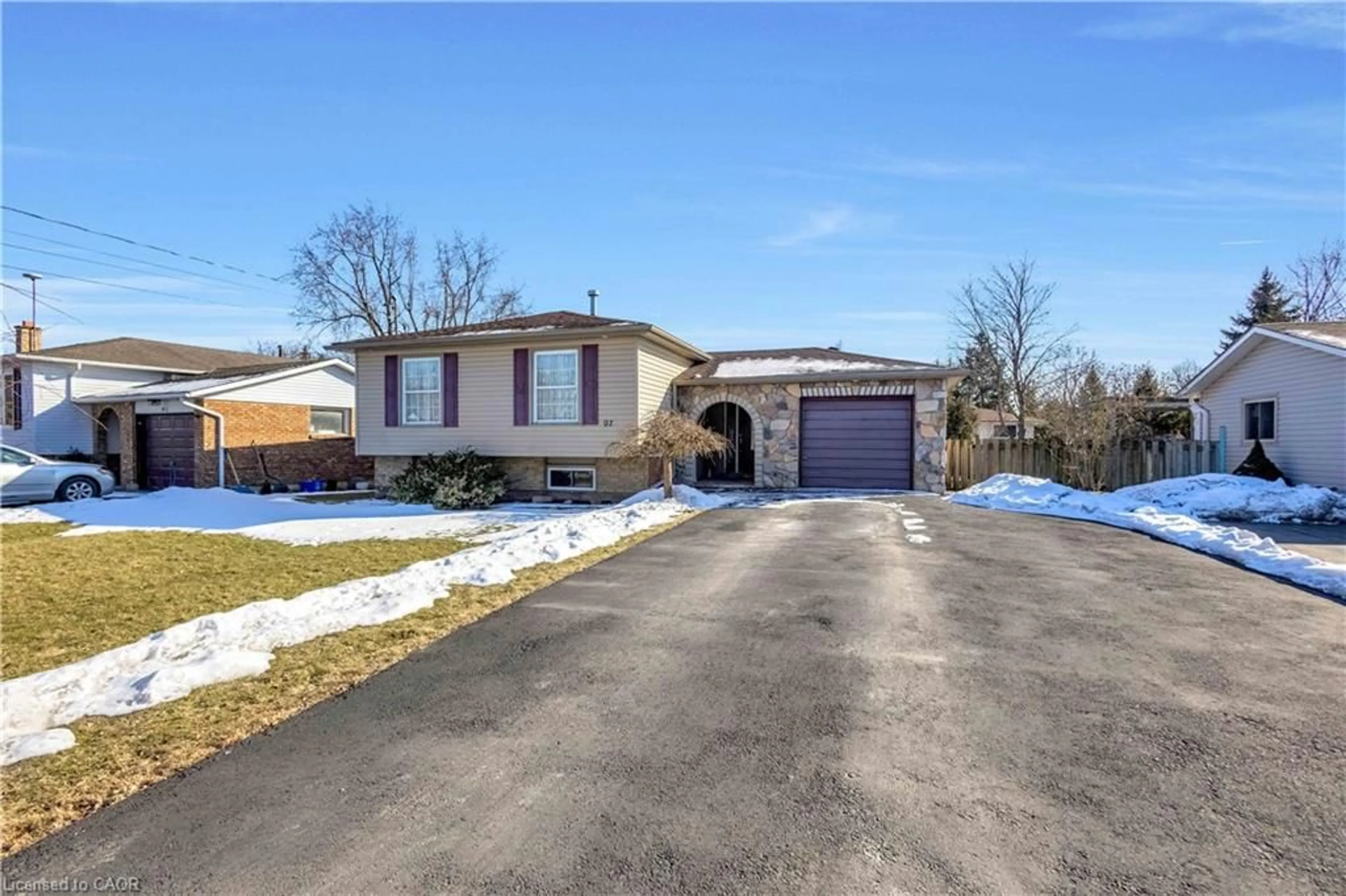 Unknown for 97 Kinross St, Caledonia Ontario N3W 1J9