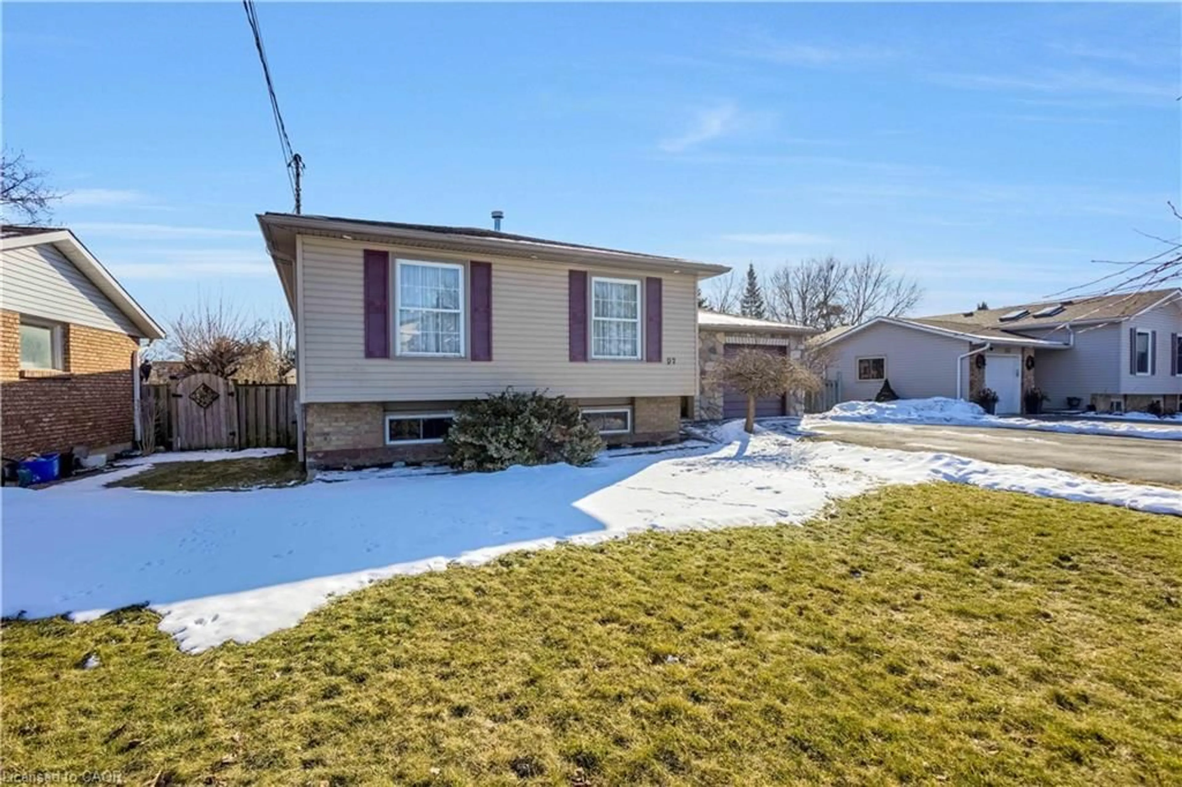 Unknown for 97 Kinross St, Caledonia Ontario N3W 1J9