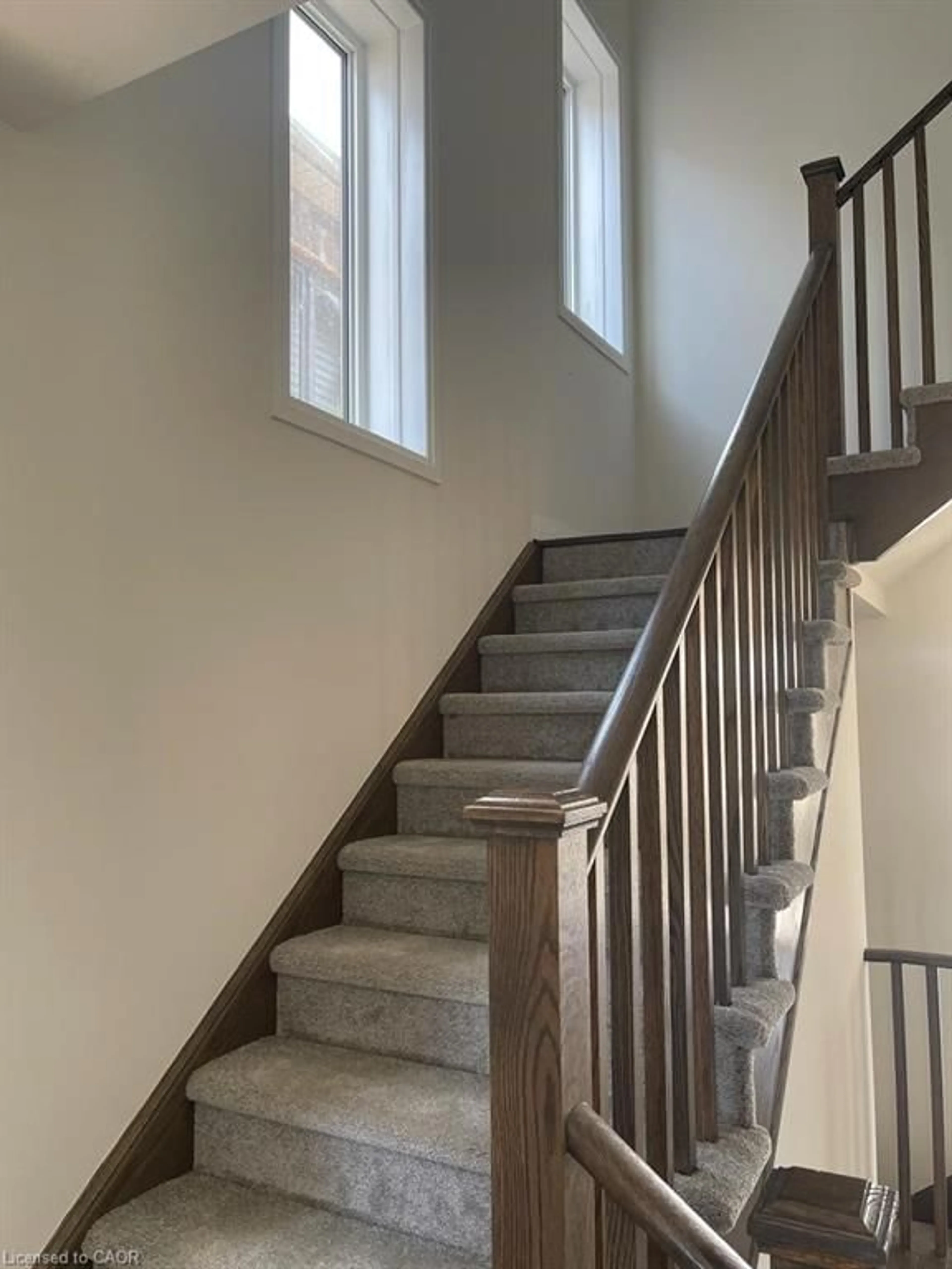 Stairs for 117 Leslie Davis St, Ayr Ontario N0B 1E0