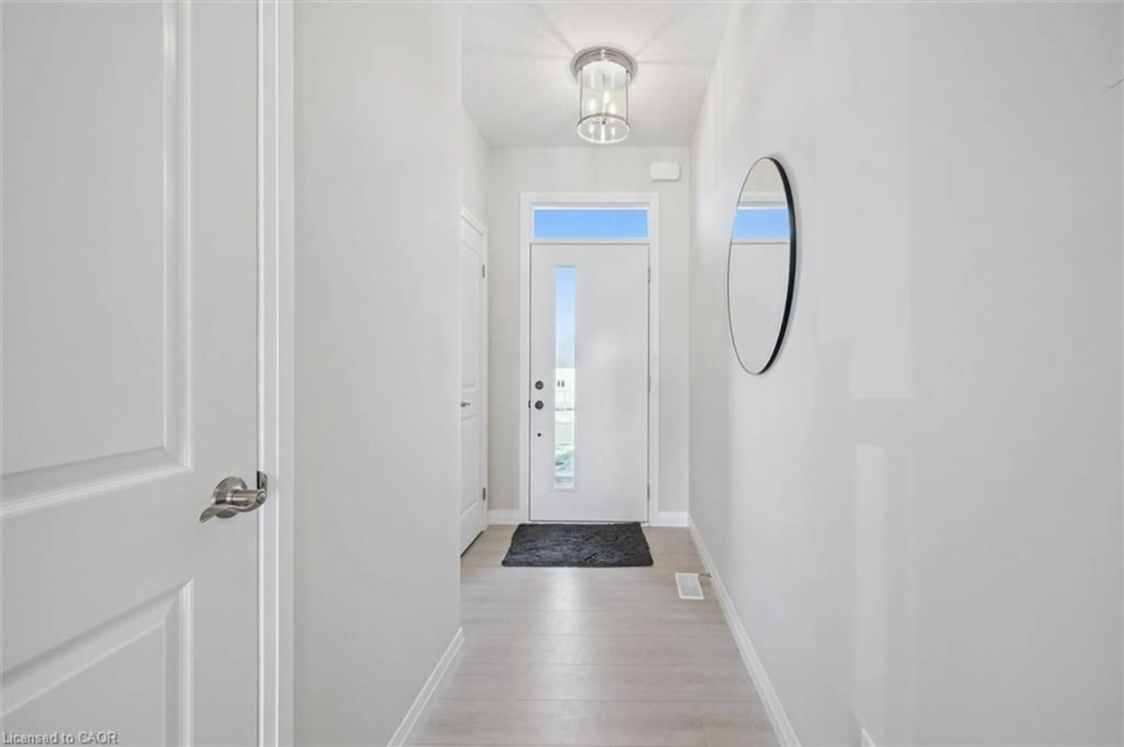 Indoor entryway for 212 Green Gate Blvd, Cambridge Ontario N1T 0H5