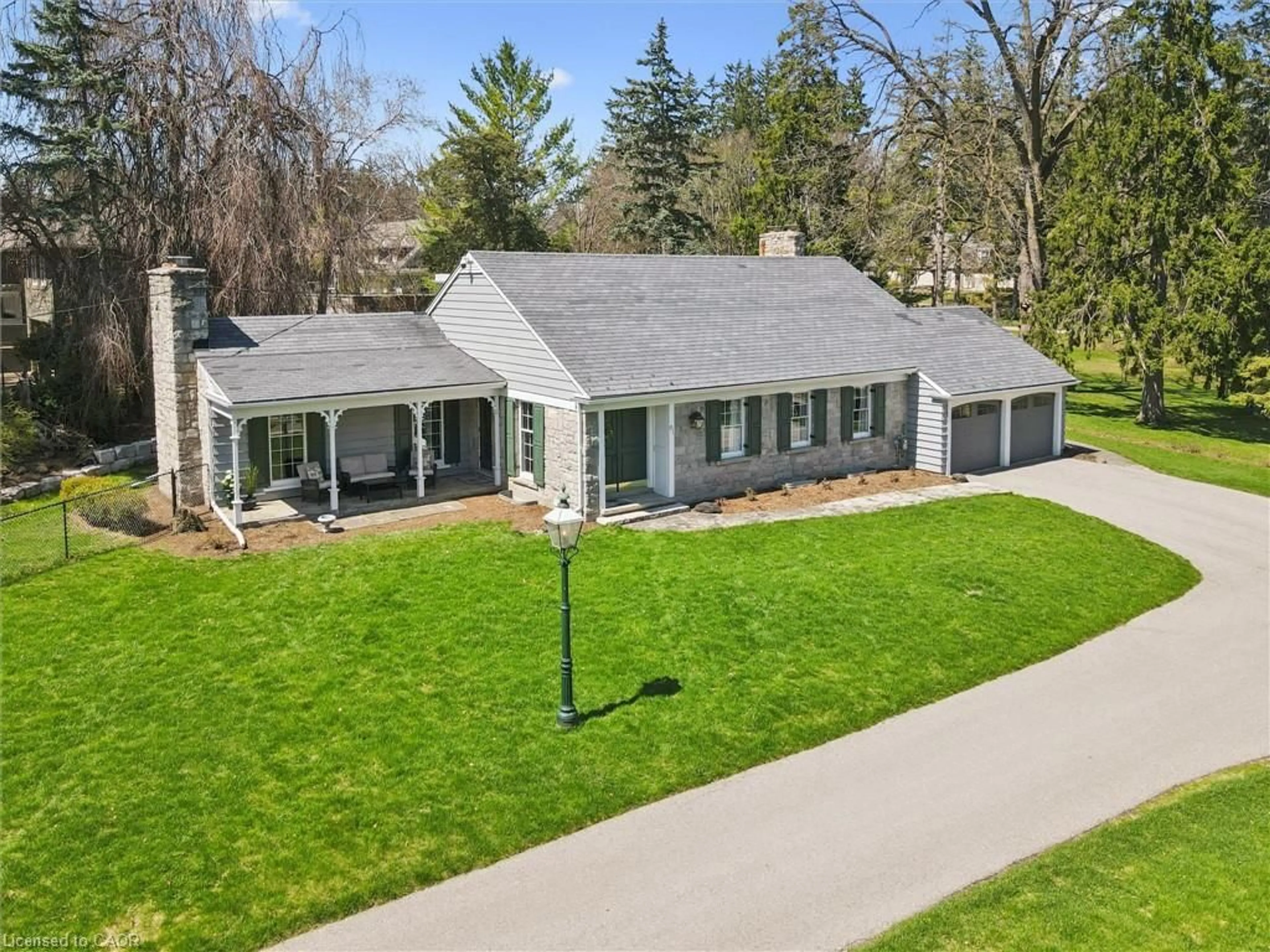 A pic from outside/outdoor area/front of a property/back of a property/a pic from drone, street for 91 Blair Rd, Cambridge Ontario N1S 2J2