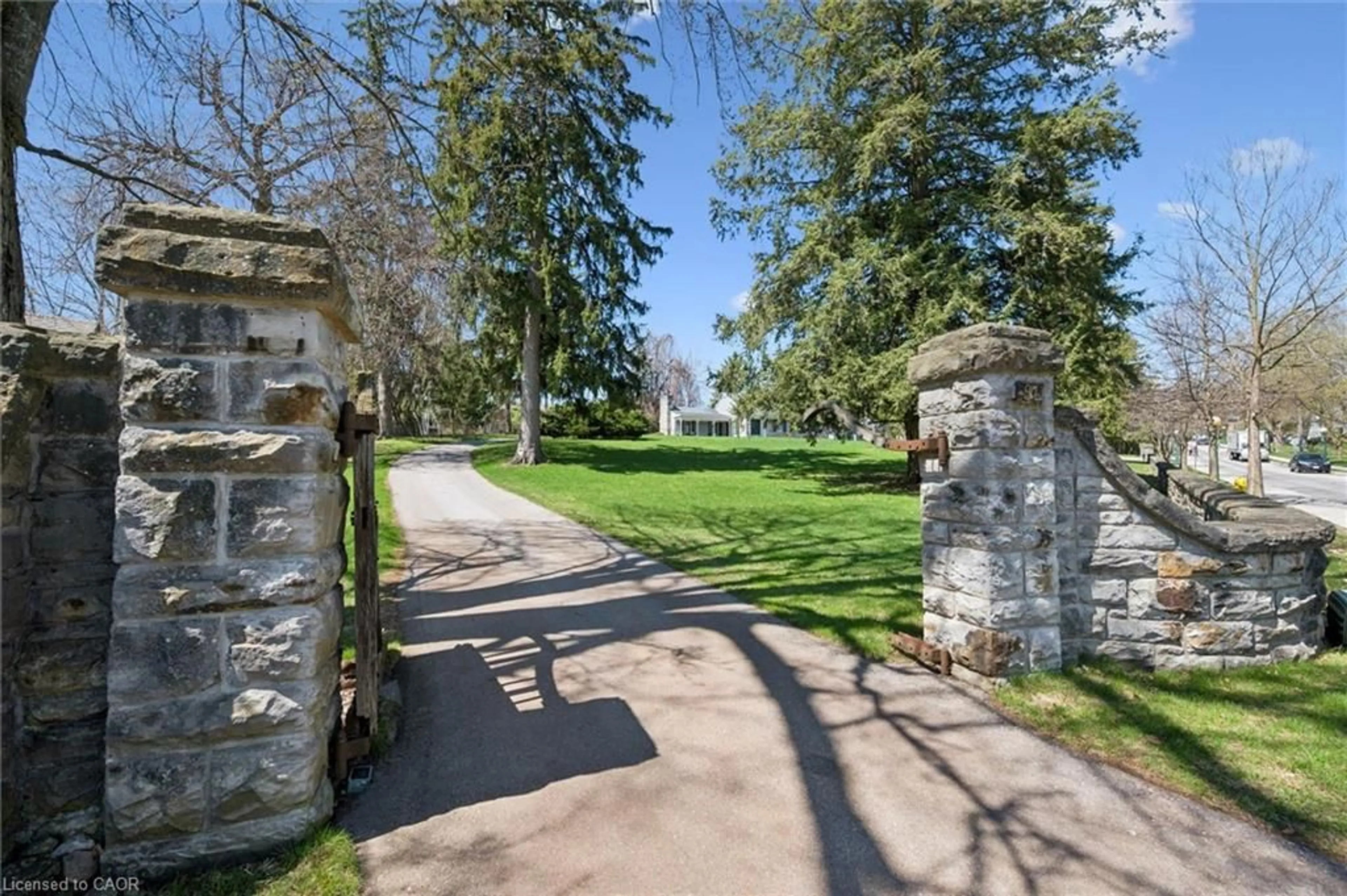 Patio, street for 91 Blair Rd, Cambridge Ontario N1S 2J2