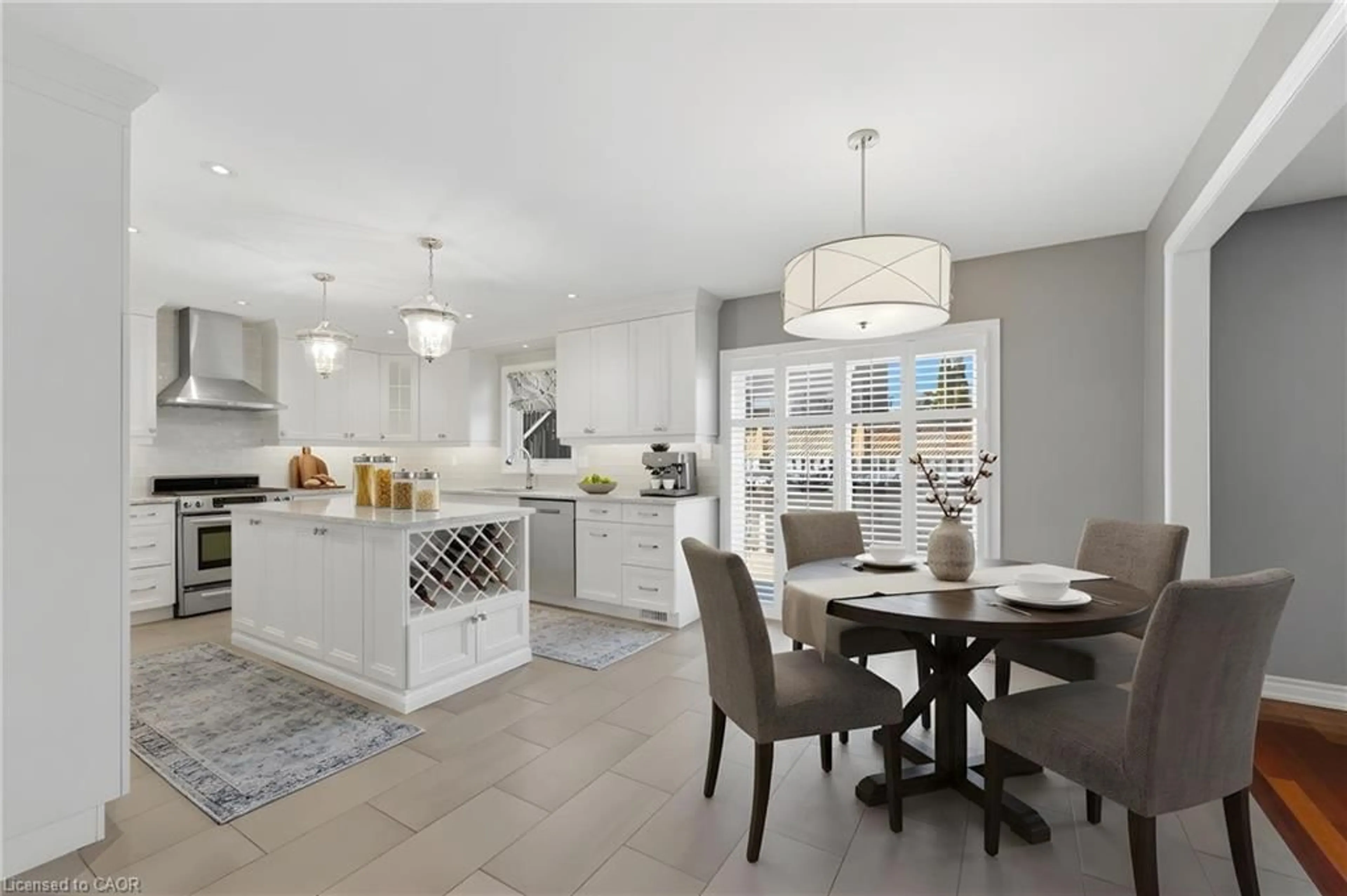 Open concept kitchen, ceramic/tile floor for 990 Upper Kenilworth Ave, Hamilton Ontario L8W 2L3