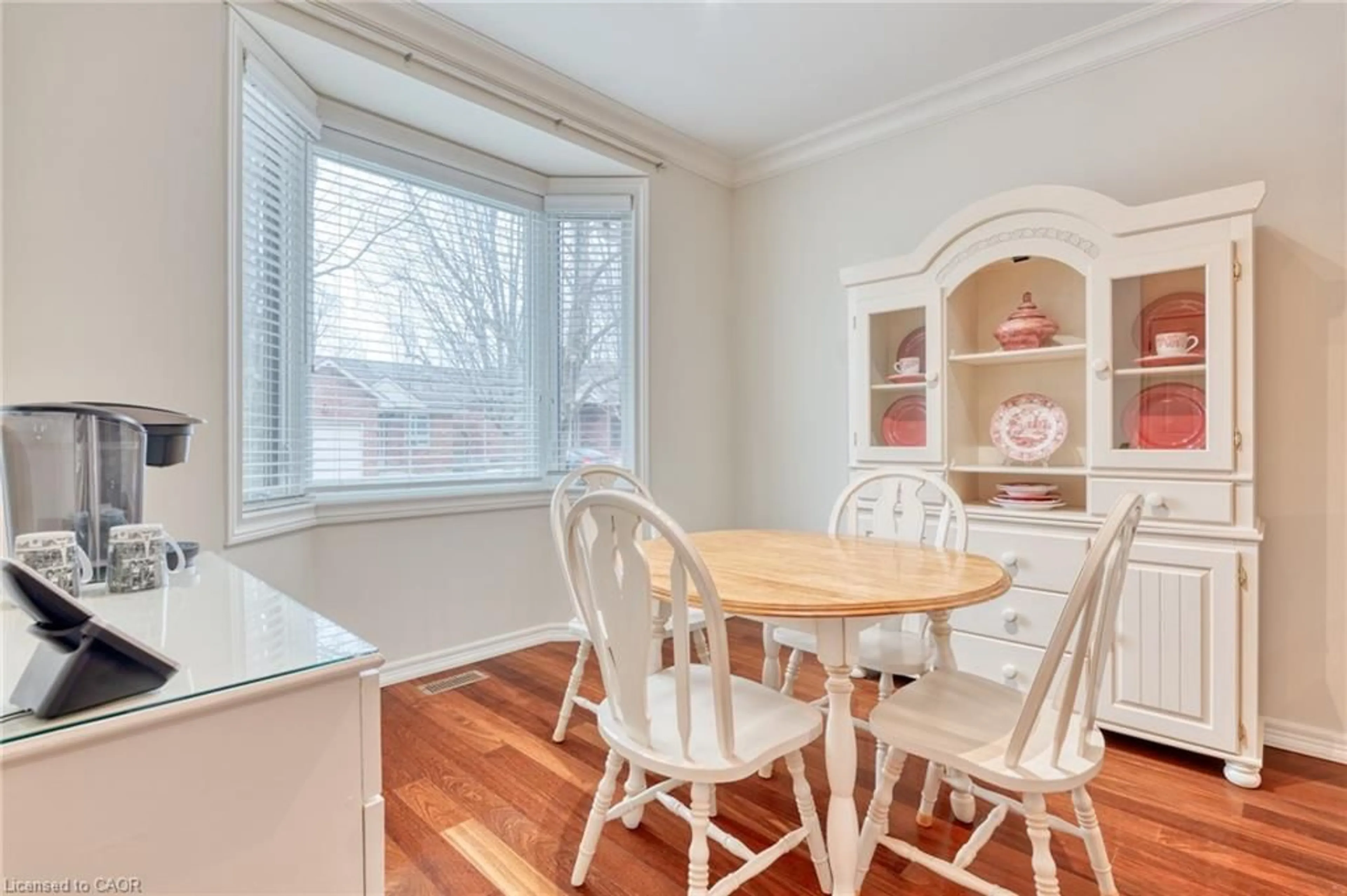 Dining room, wood/laminate floor for 47 Greentrail Dr, Mount Hope Ontario L0R 1W0