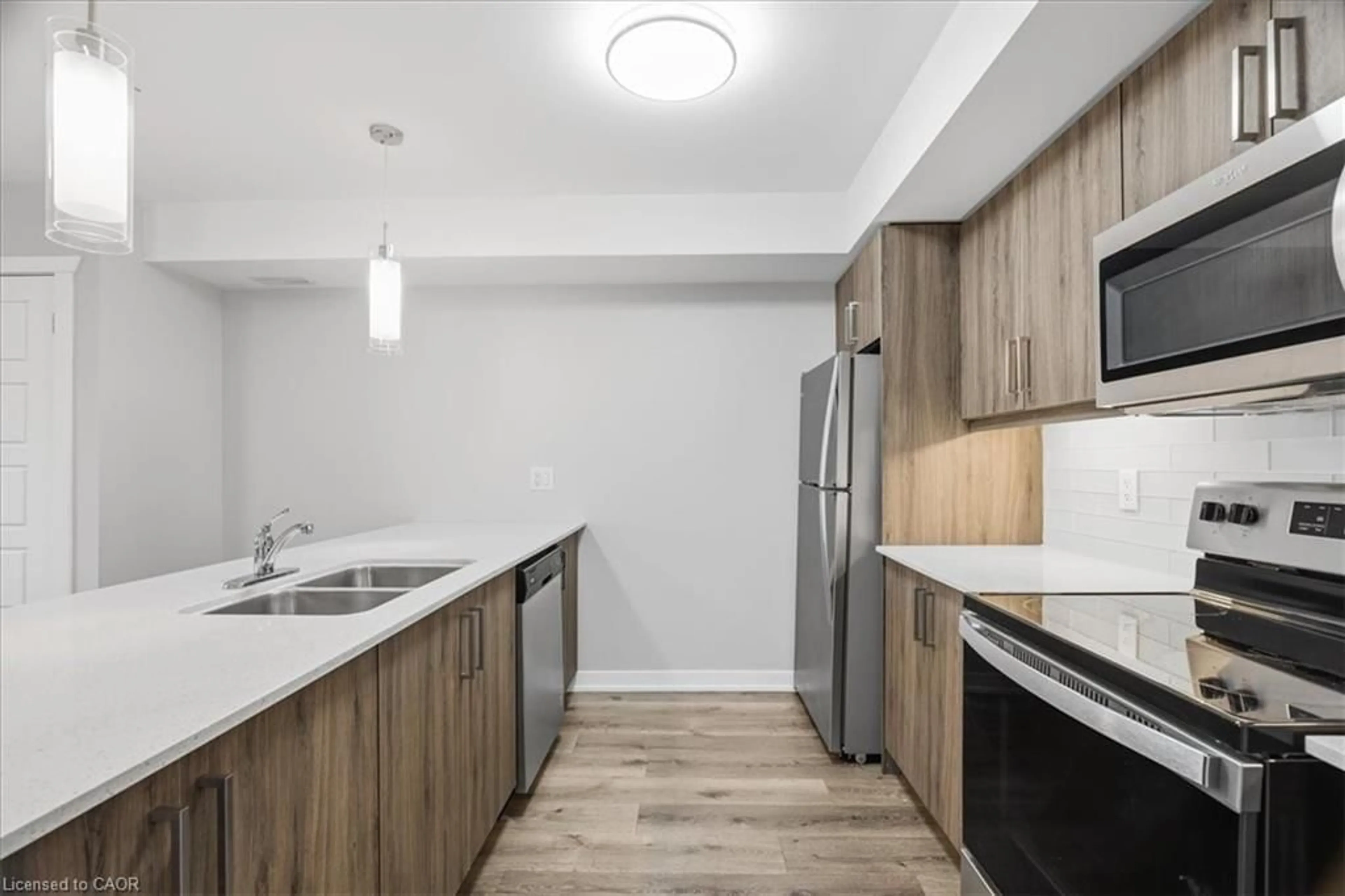 Standard kitchen, unknown for 1331 Countrystone Dr #A14, Kitchener Ontario N2T 2Z6