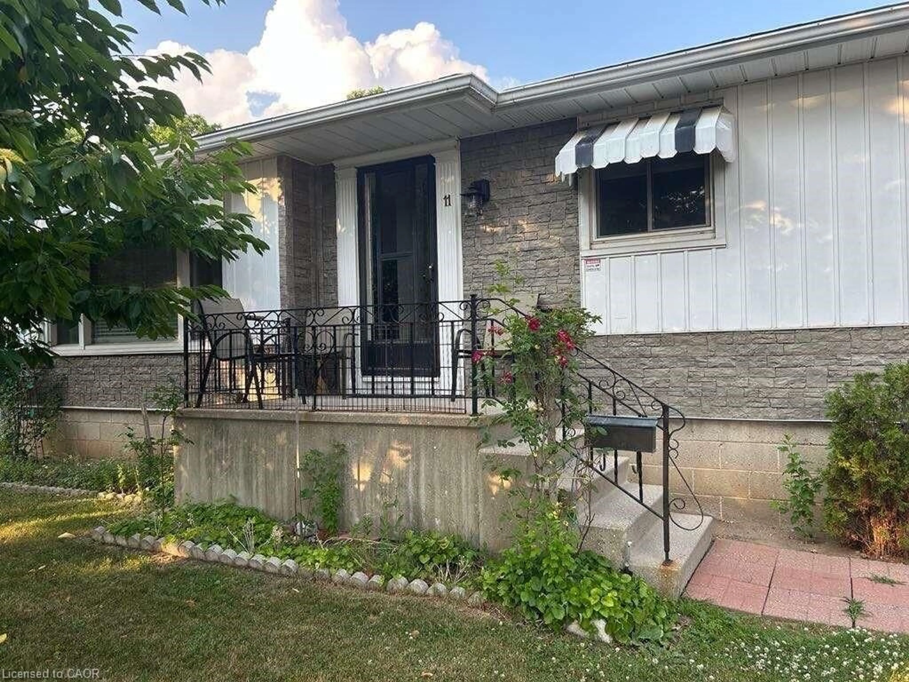 Unknown for 11 James Ave, Brantford Ontario N3S 6Y2