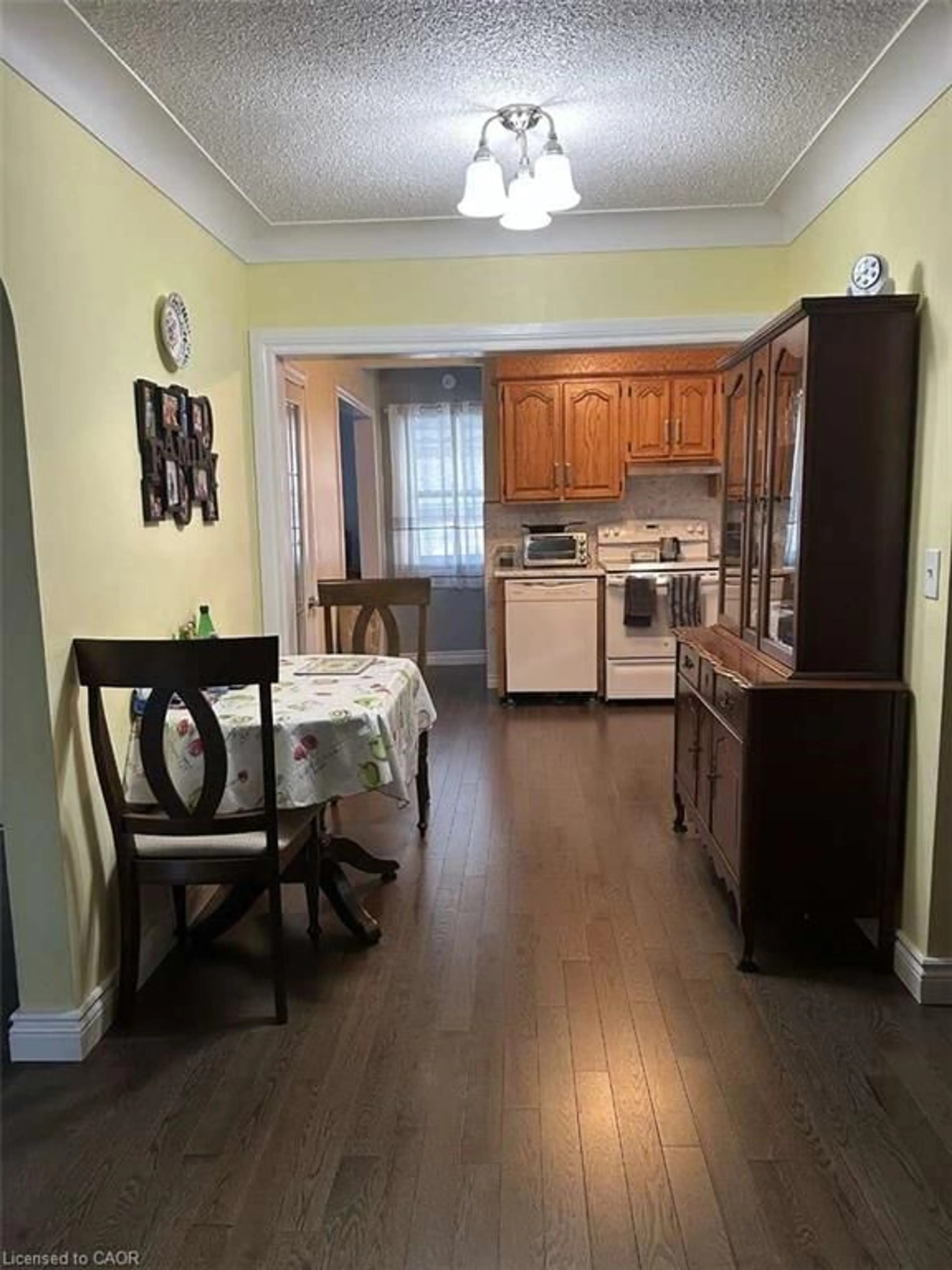 Unknown for 11 James Ave, Brantford Ontario N3S 6Y2