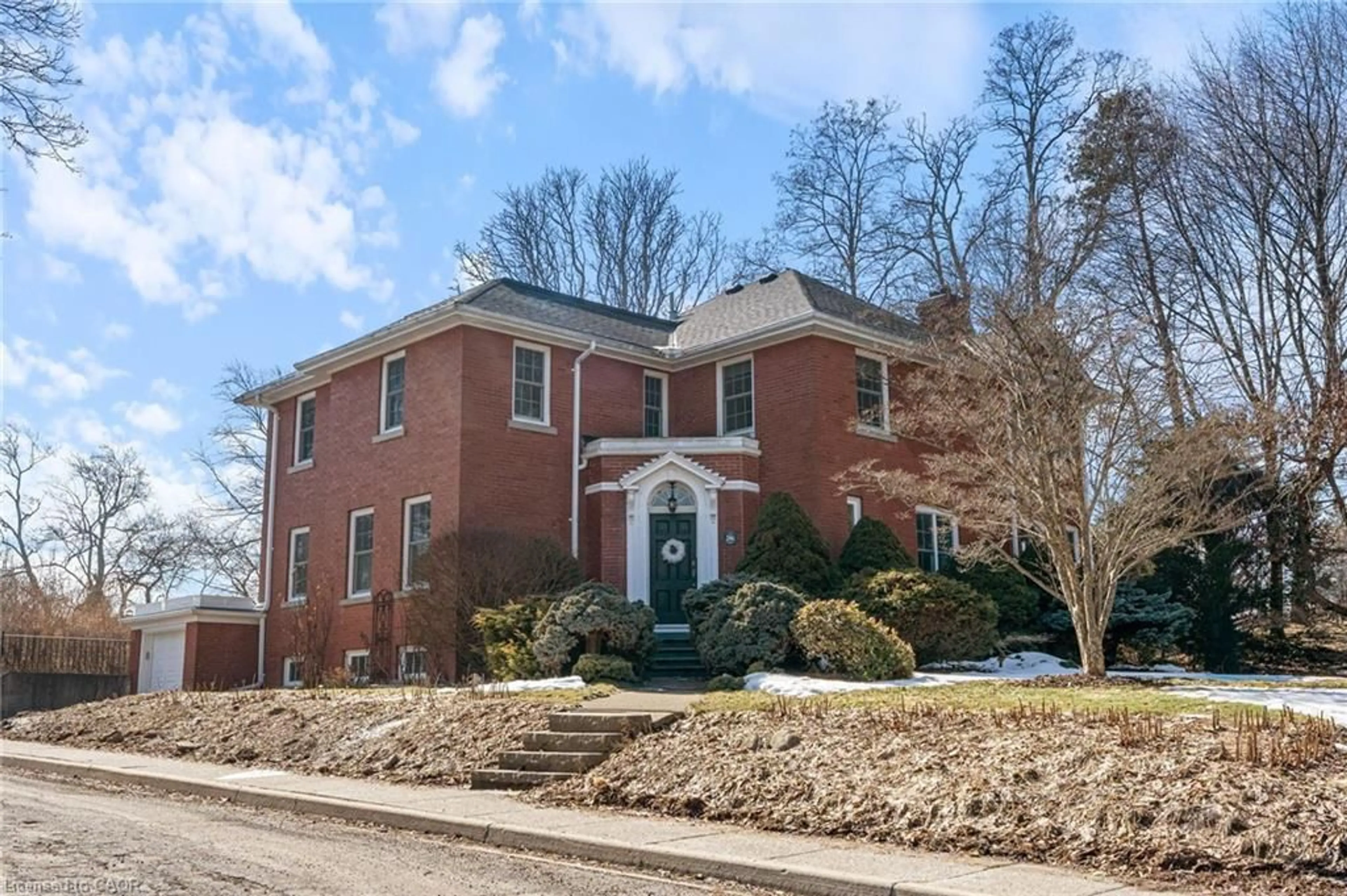 Home with brick exterior material, street for 286 Union St, Simcoe Ontario N3Y 2B8