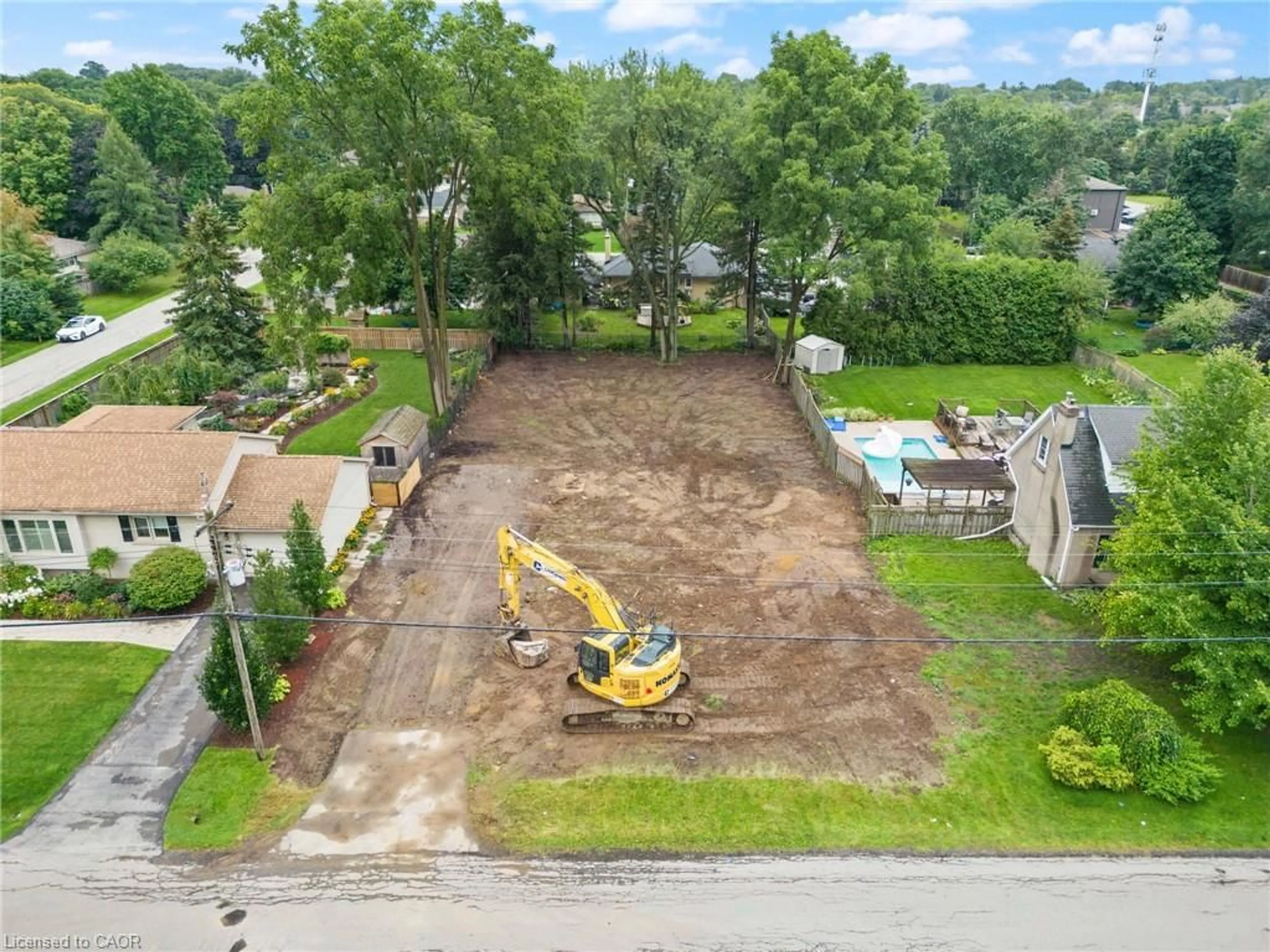 A pic from outside/outdoor area/front of a property/back of a property/a pic from drone, unknown for 28 Calvin St, Ancaster Ontario L9G 2G3