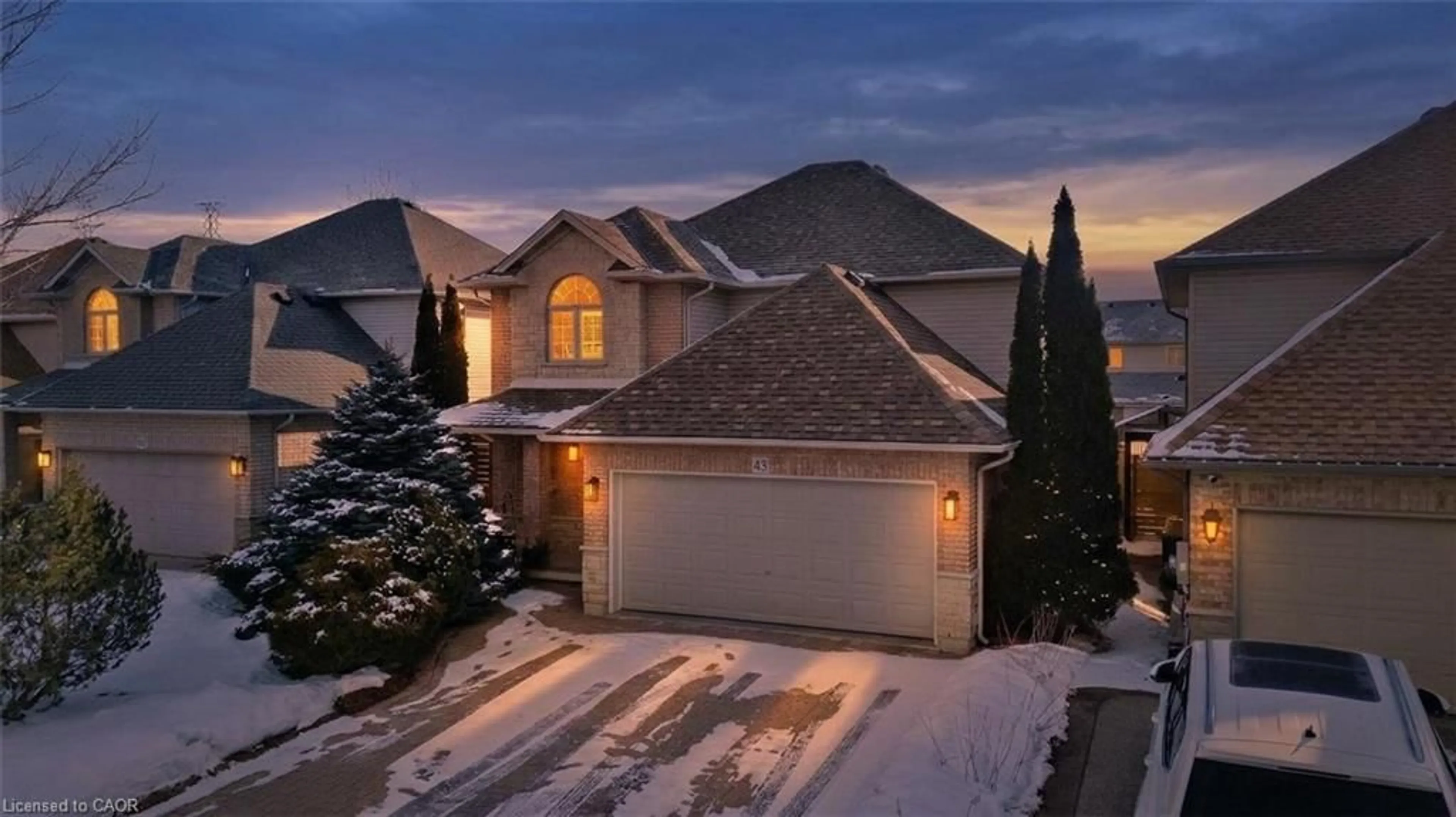 A pic from outside/outdoor area/front of a property/back of a property/a pic from drone, street for 42 Archer Way, Hamilton Ontario L0R 1W0