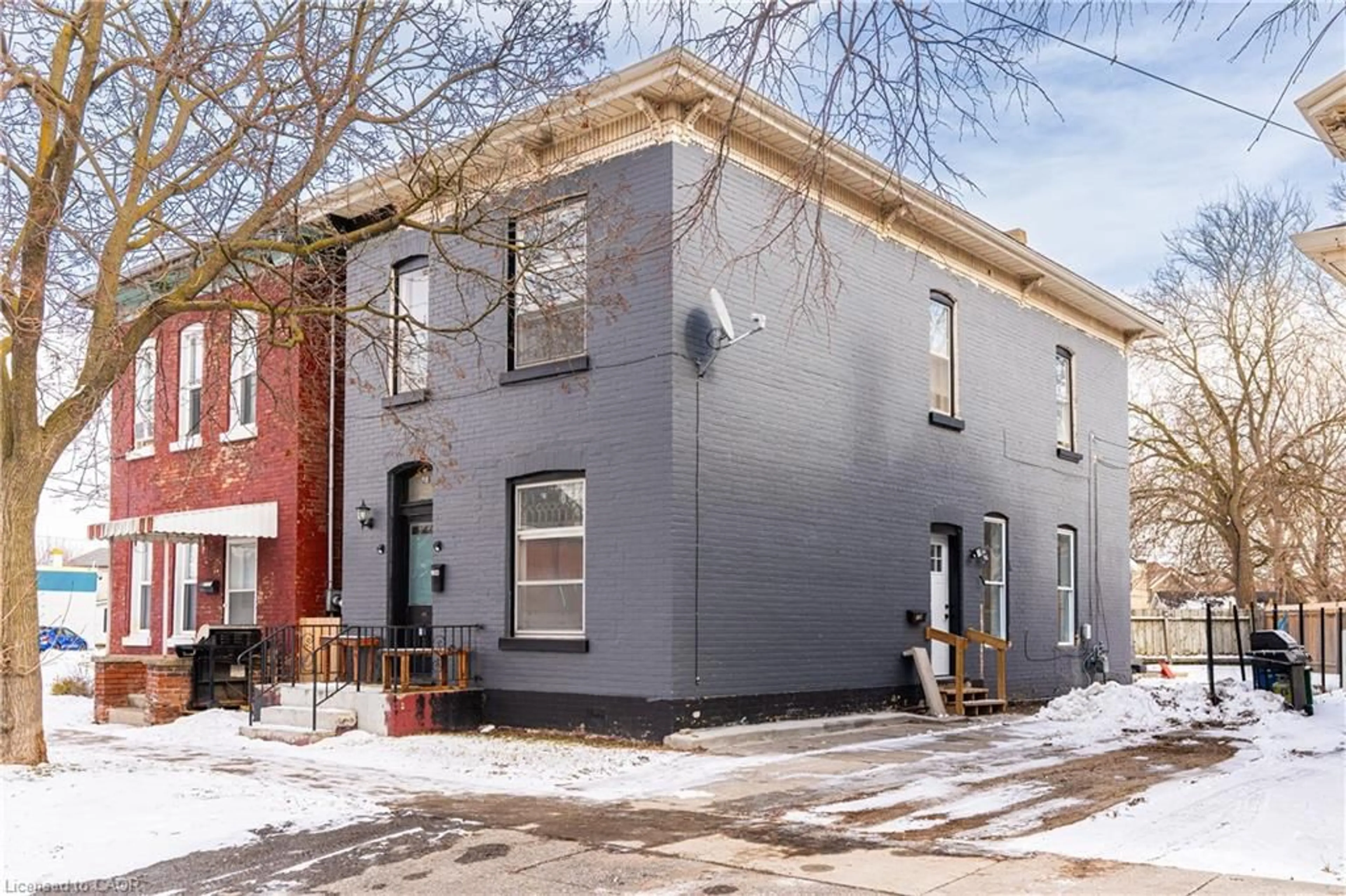 Home with brick exterior material, street for 129 West St, Brantford Ontario N3T 3G2