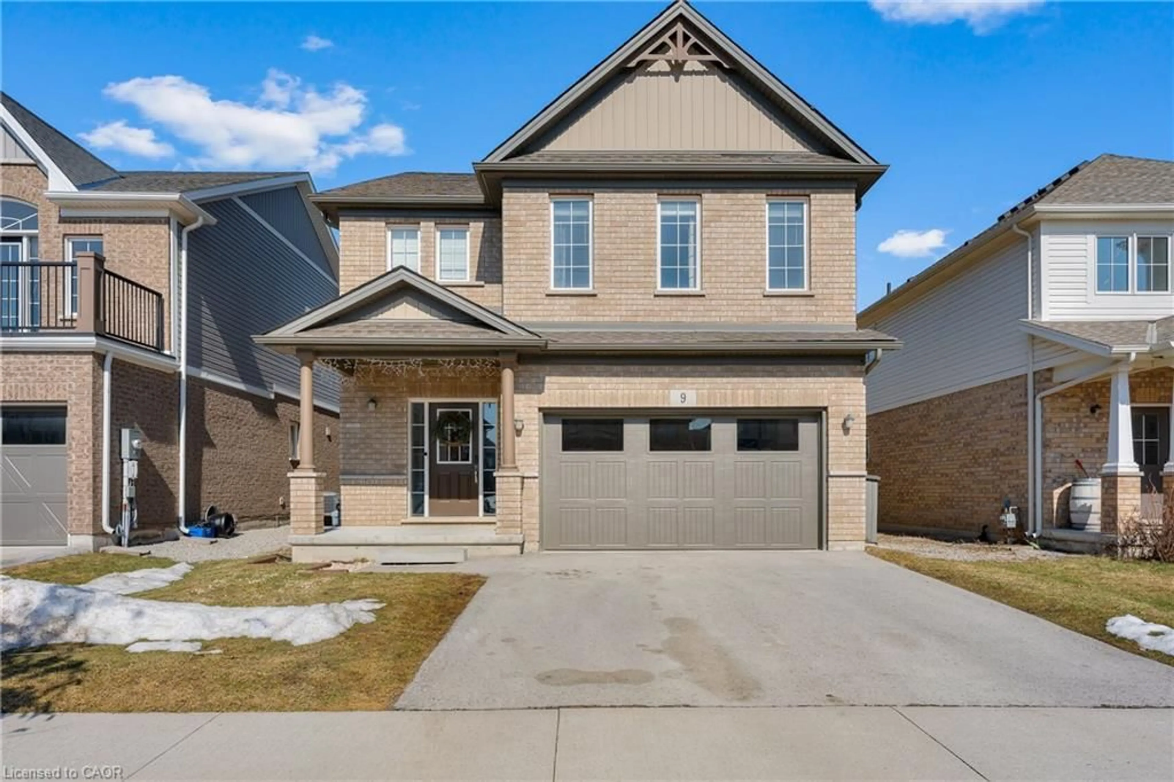 Home with brick exterior material, street for 9 Marissa St, Fonthill Ontario L3B 5N5