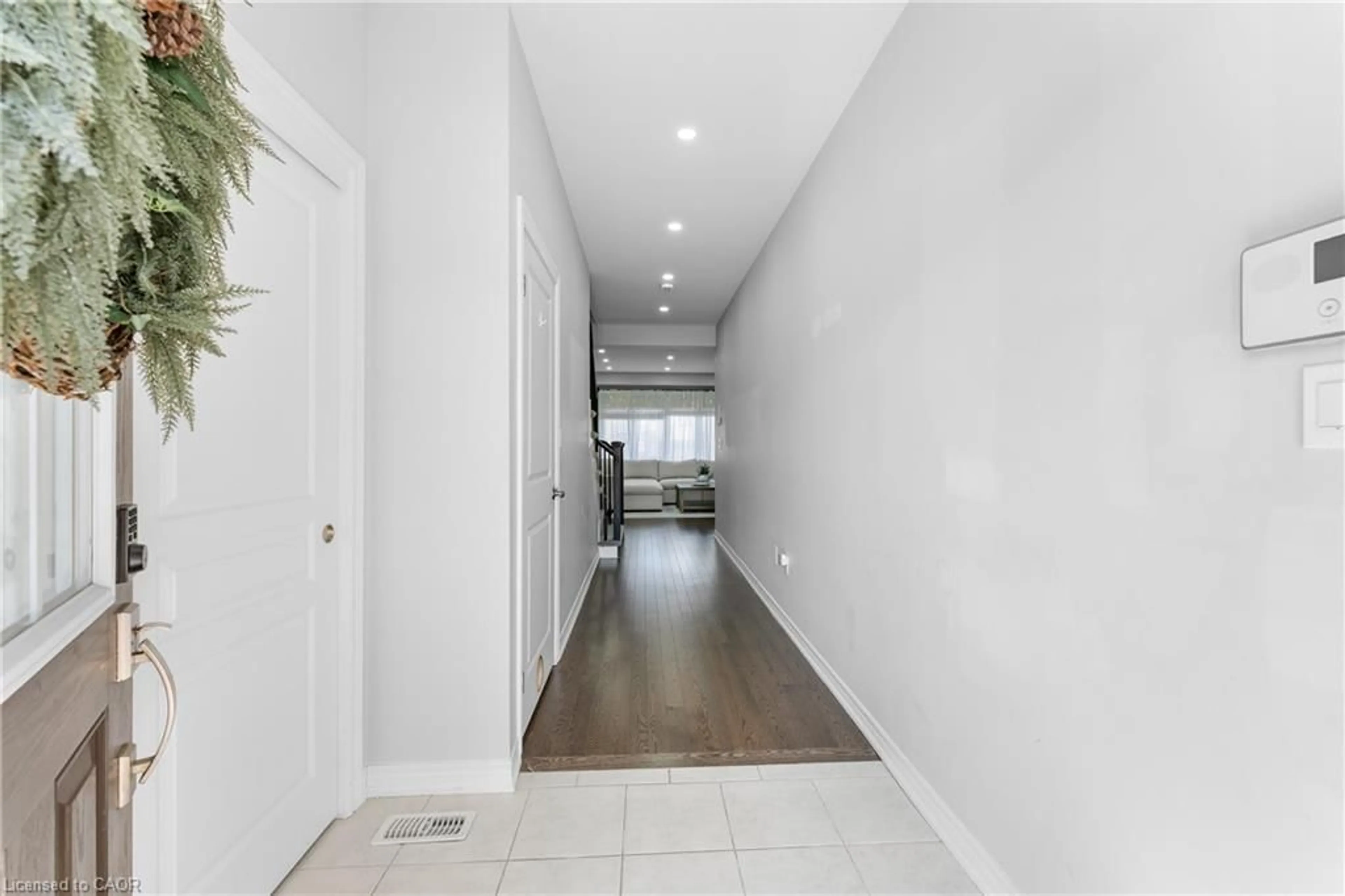 Indoor entryway for 9 Marissa St, Fonthill Ontario L3B 5N5