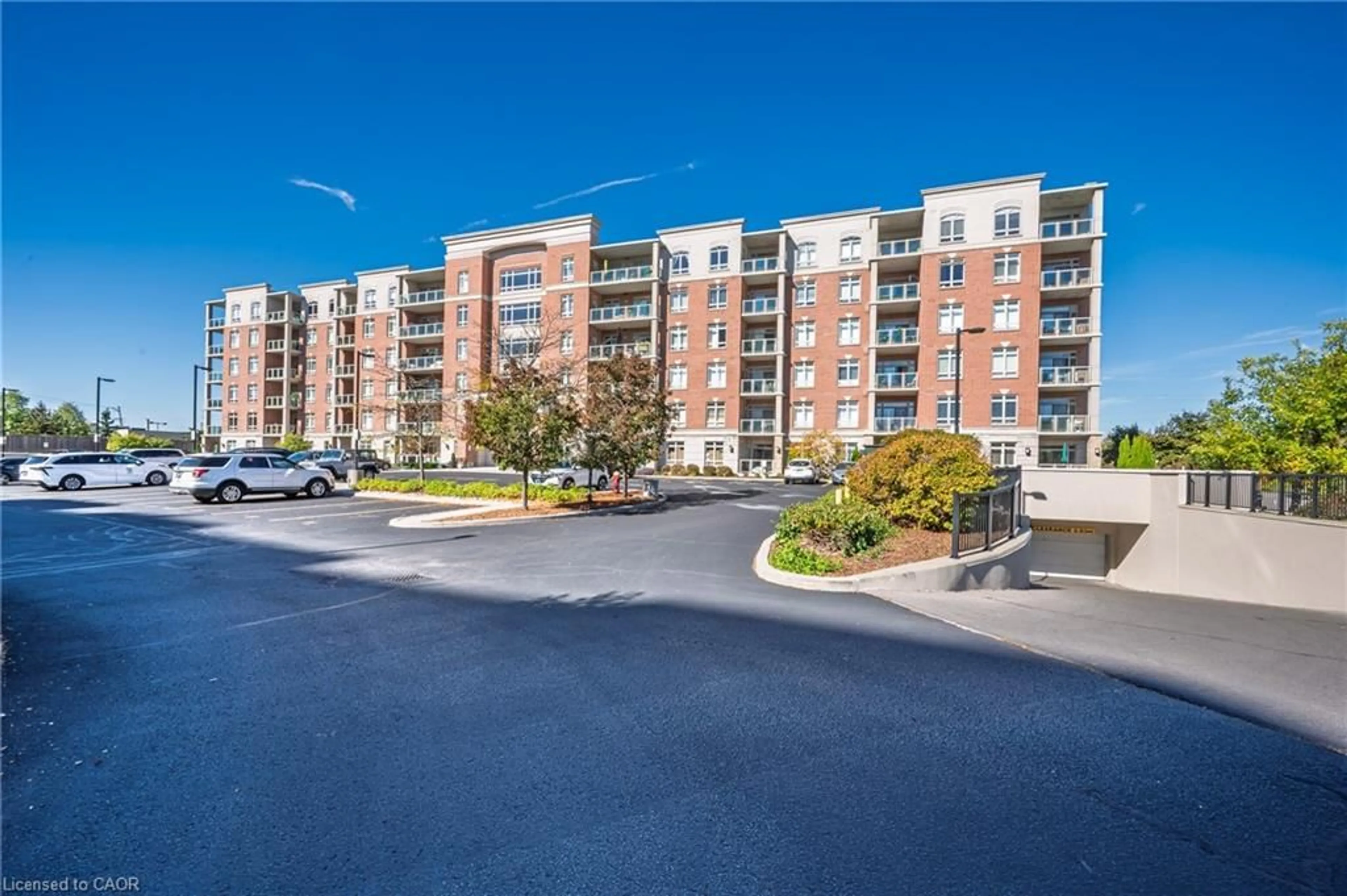 A pic from outside/outdoor area/front of a property/back of a property/a pic from drone, street for 1980 Imperial Way #212, Burlington Ontario L7L 0E7