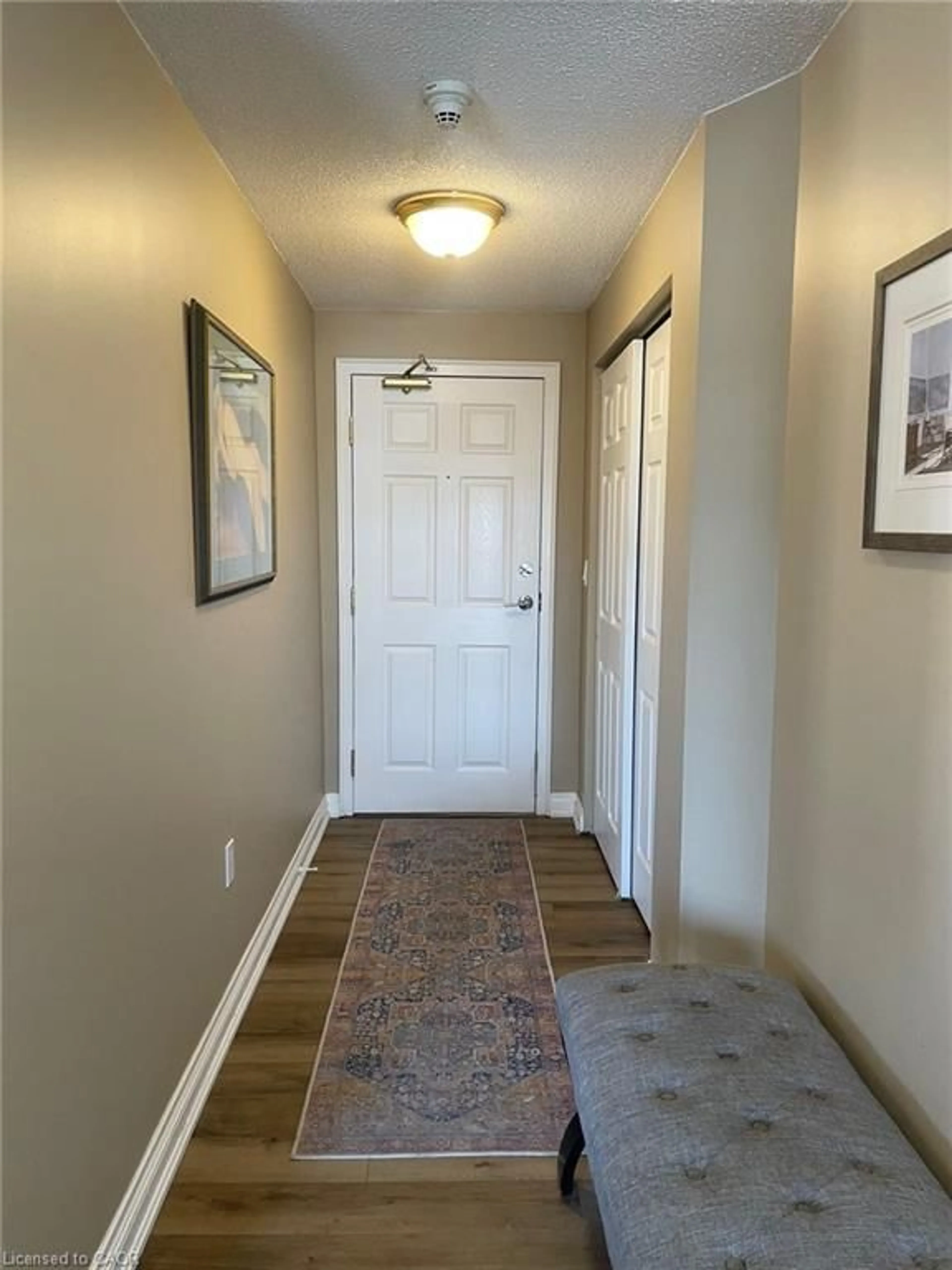 Indoor entryway for 3497 Upper Middle Rd #402, Burlington Ontario L7M 4T6
