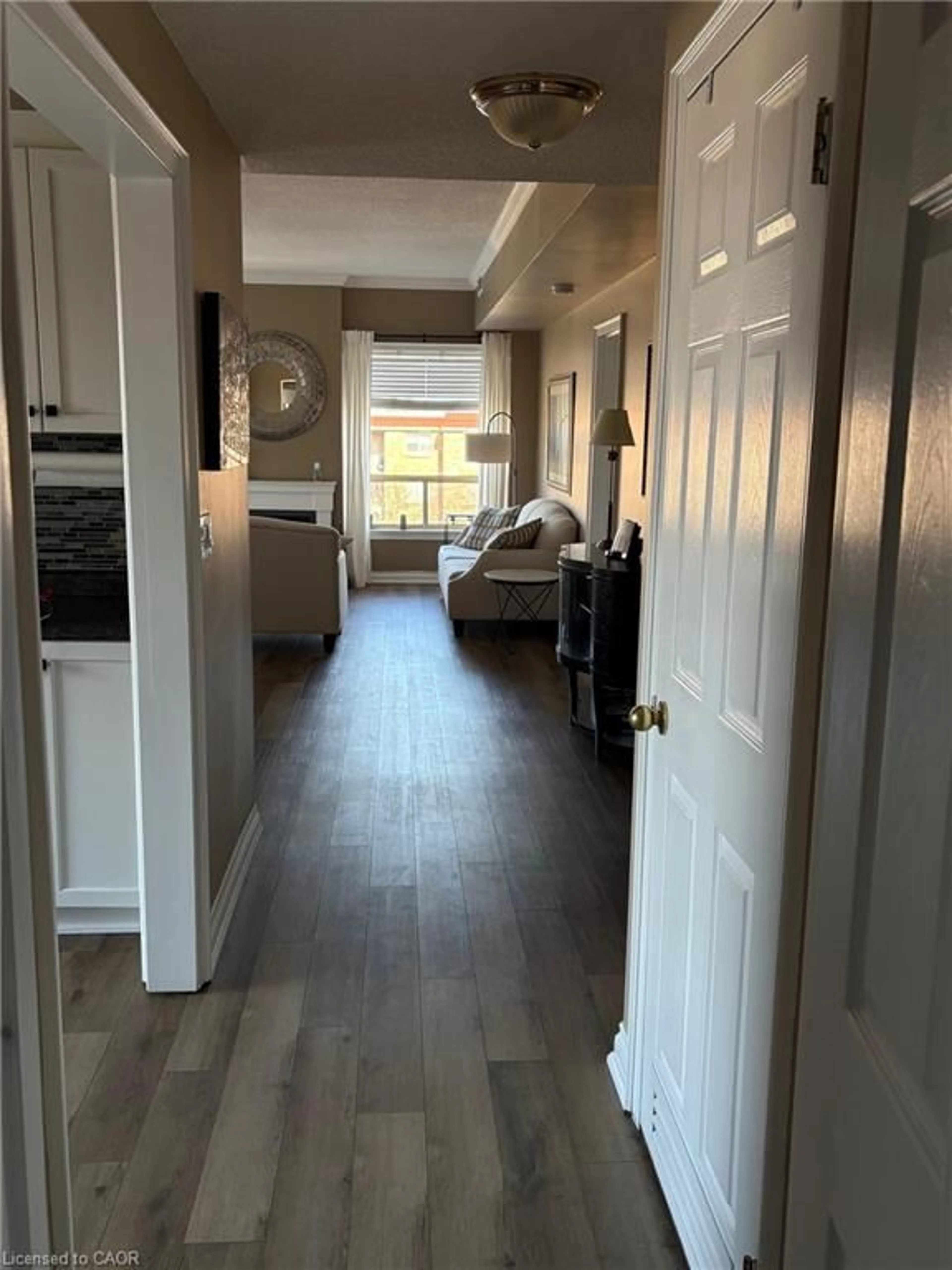 Indoor entryway for 3497 Upper Middle Rd #402, Burlington Ontario L7M 4T6