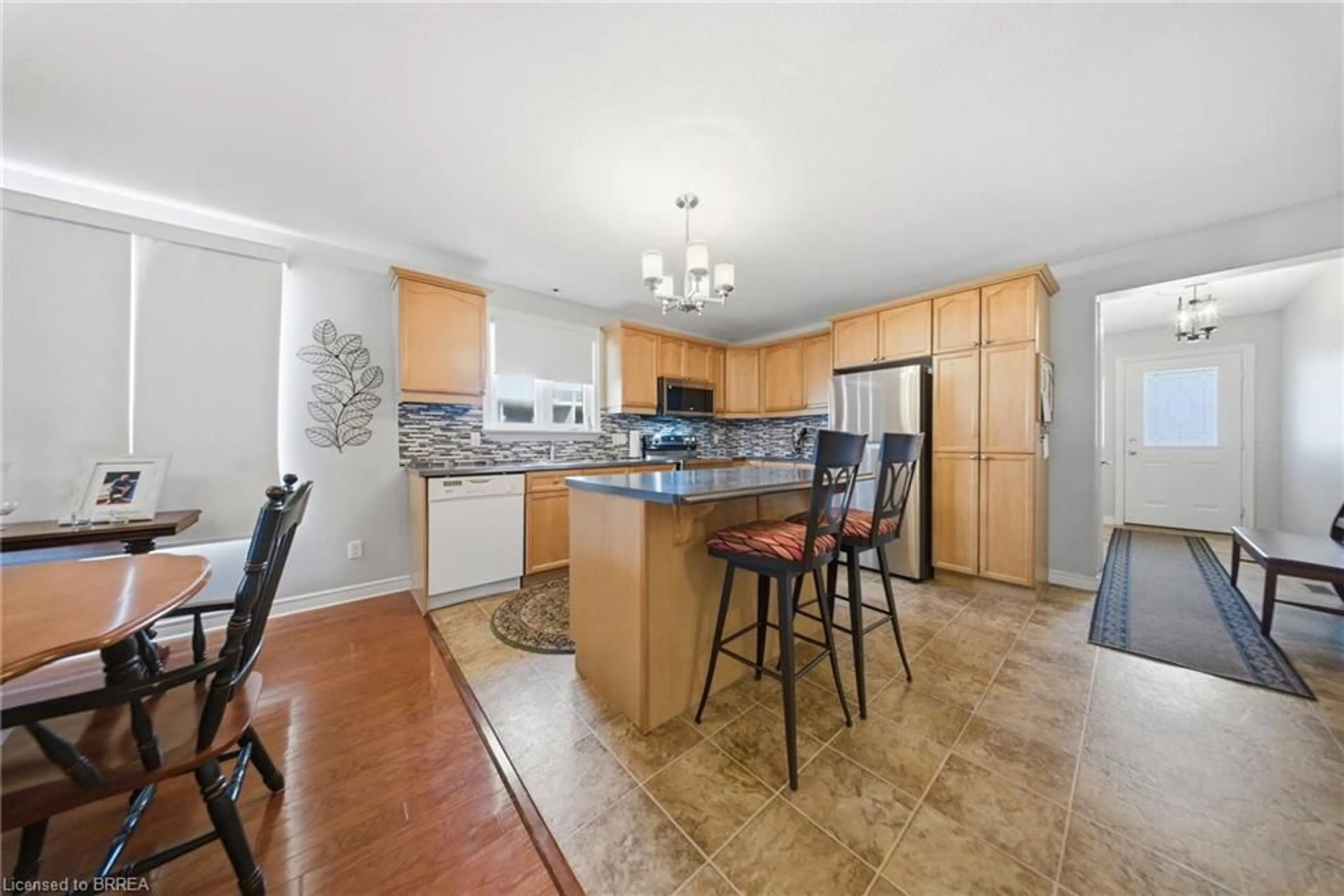 Open concept kitchen, ceramic/tile floor for 385 Park Rd #1, Brantford Ontario N3R 0A1