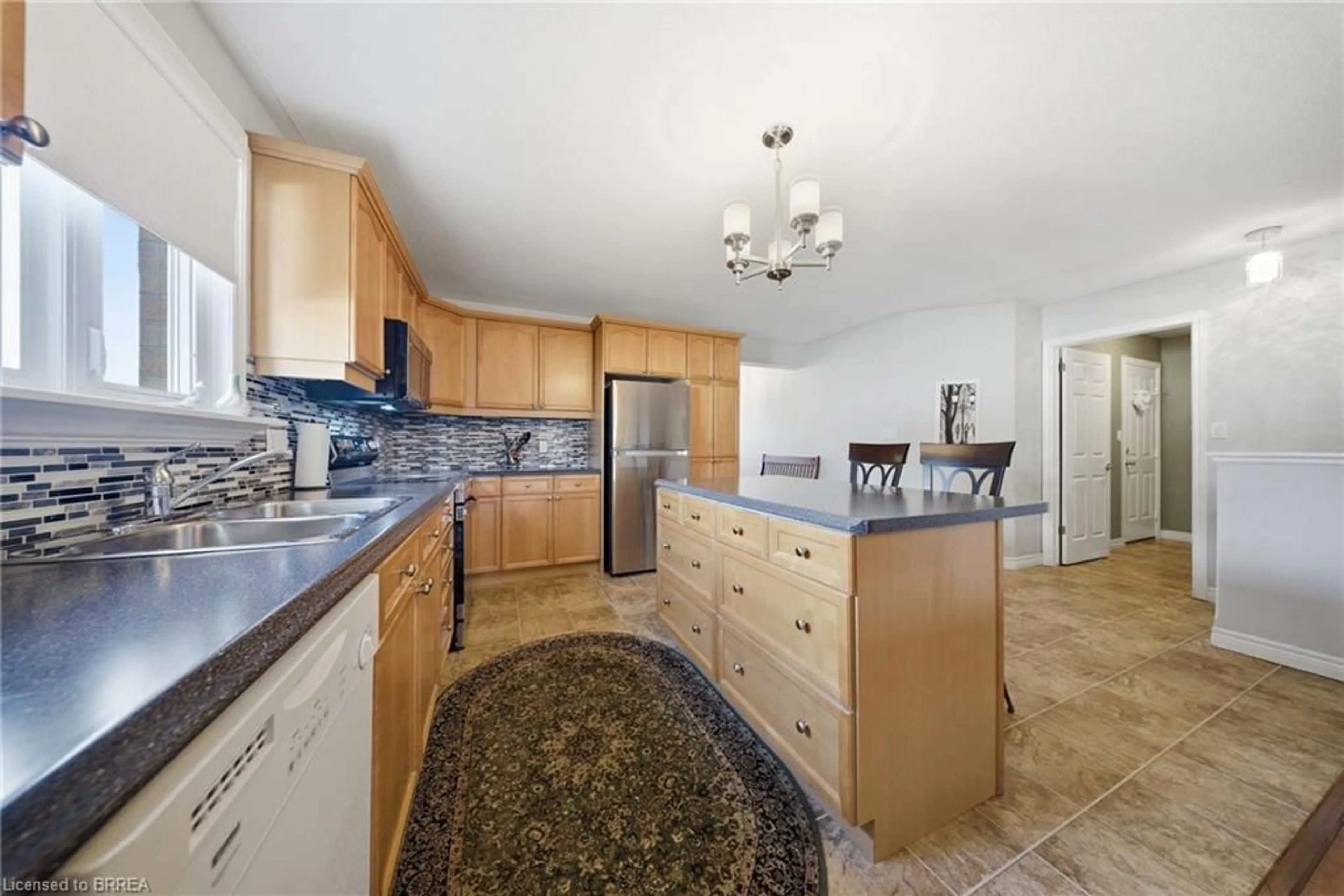 Standard kitchen, ceramic/tile floor for 385 Park Rd #1, Brantford Ontario N3R 0A1