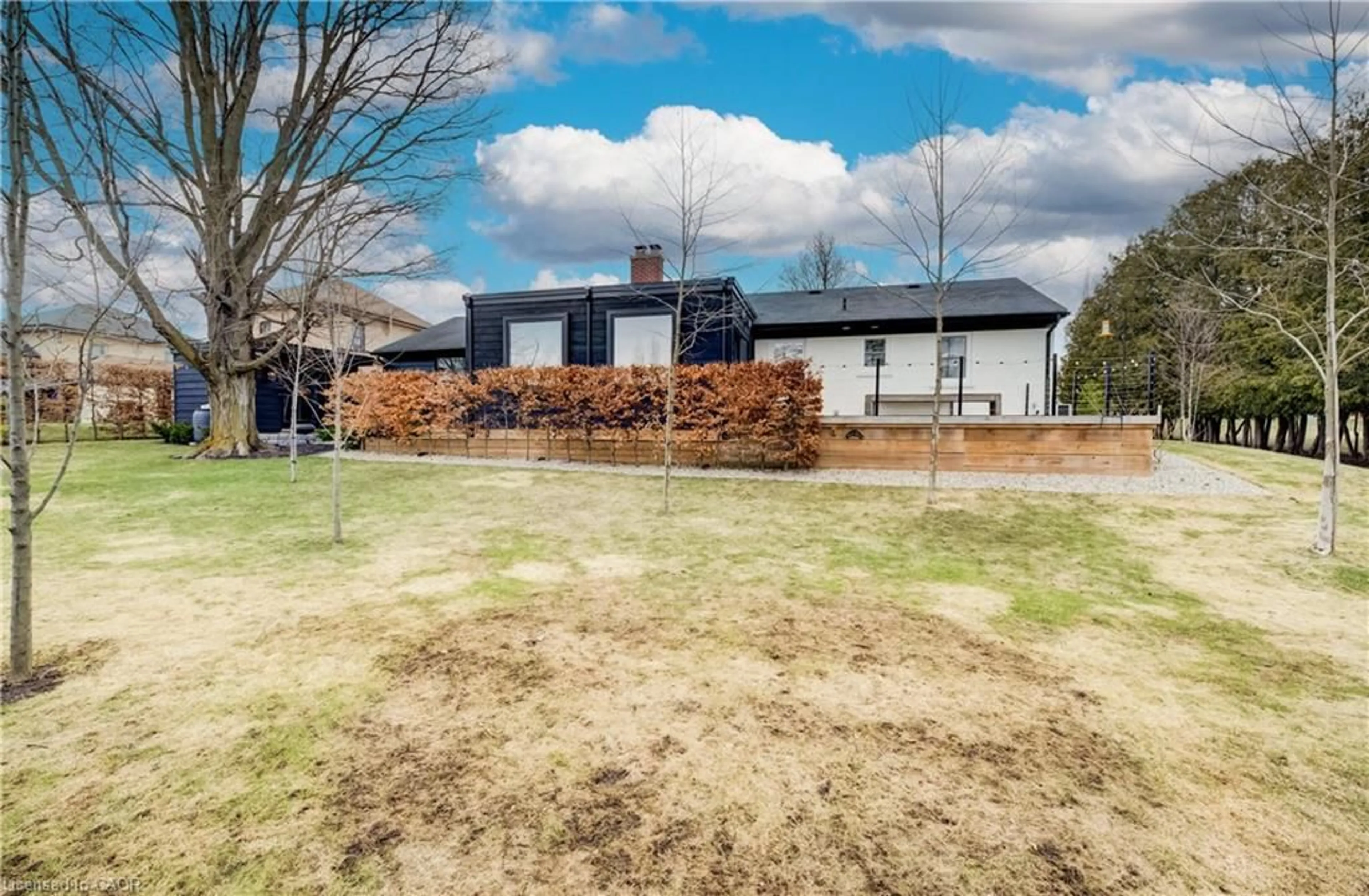 A pic from outside/outdoor area/front of a property/back of a property/a pic from drone, unknown for 50 Main St, Norwich Ontario N0J 1P0