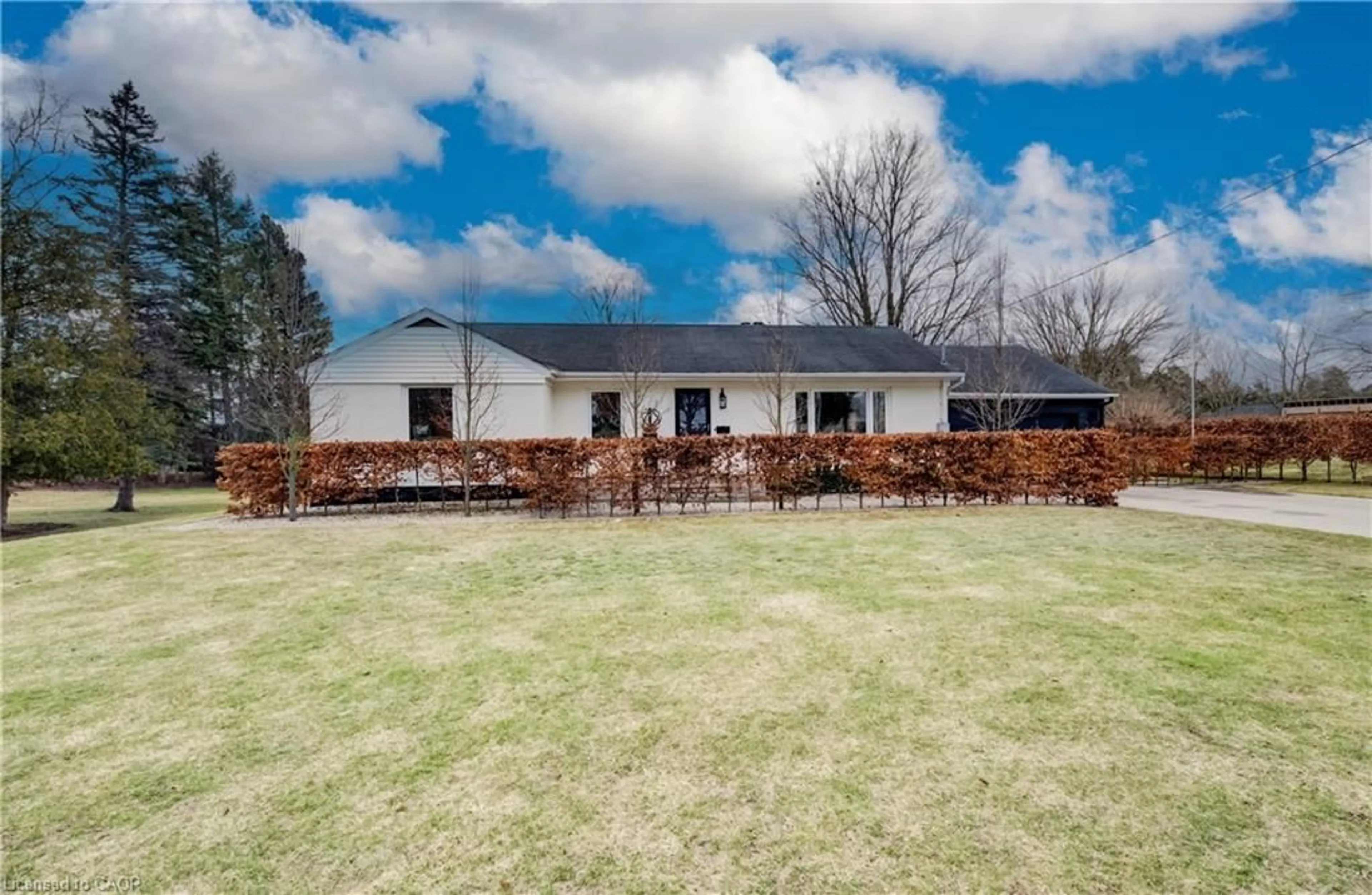 A pic from outside/outdoor area/front of a property/back of a property/a pic from drone, unknown for 50 Main St, Norwich Ontario N0J 1P0